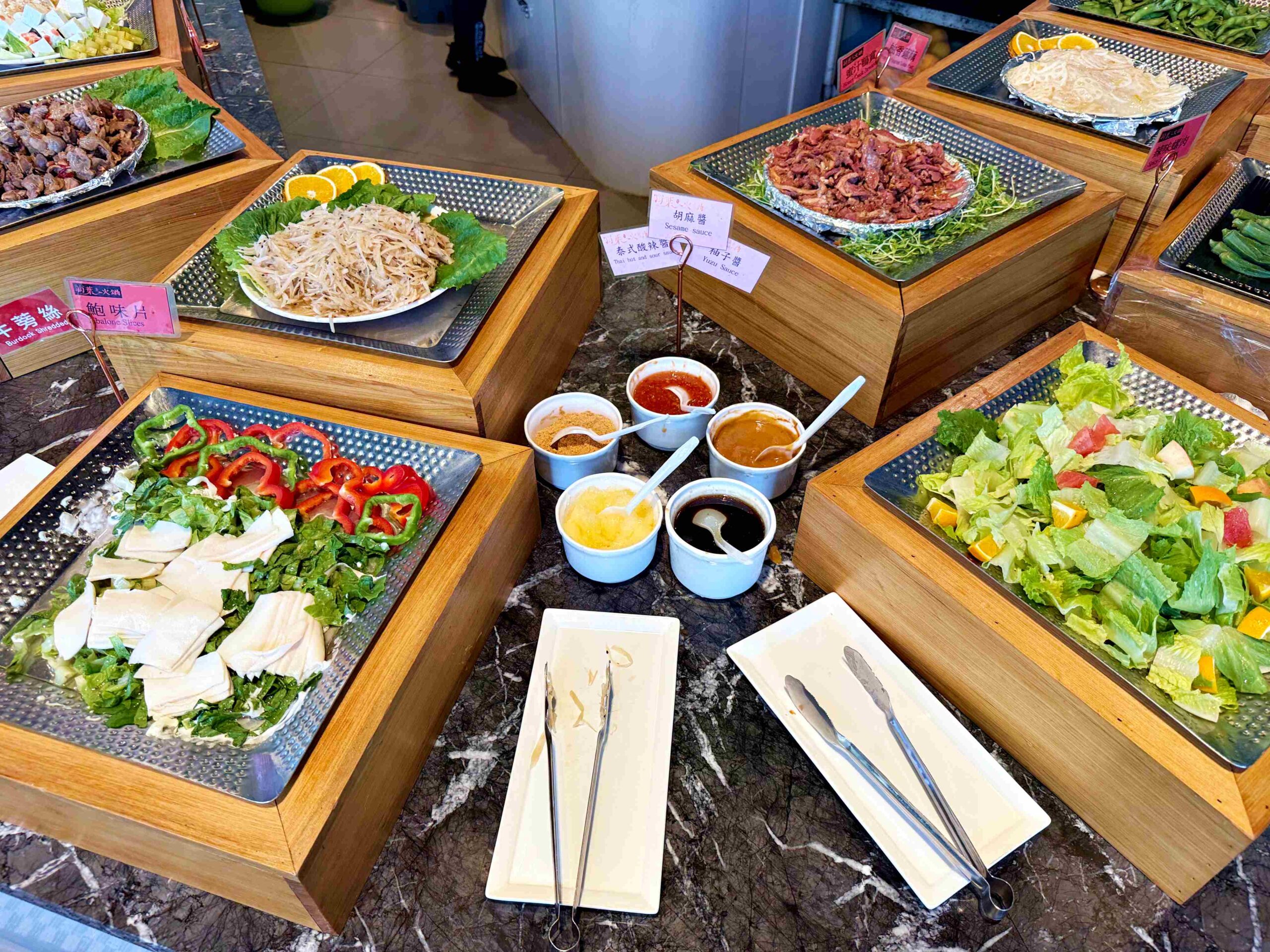 【三重美食】羽葉麻辣火鍋，$539吃超過百樣食材，火鍋+自助餐超划算推薦！(菜單) @趙先生吃飯