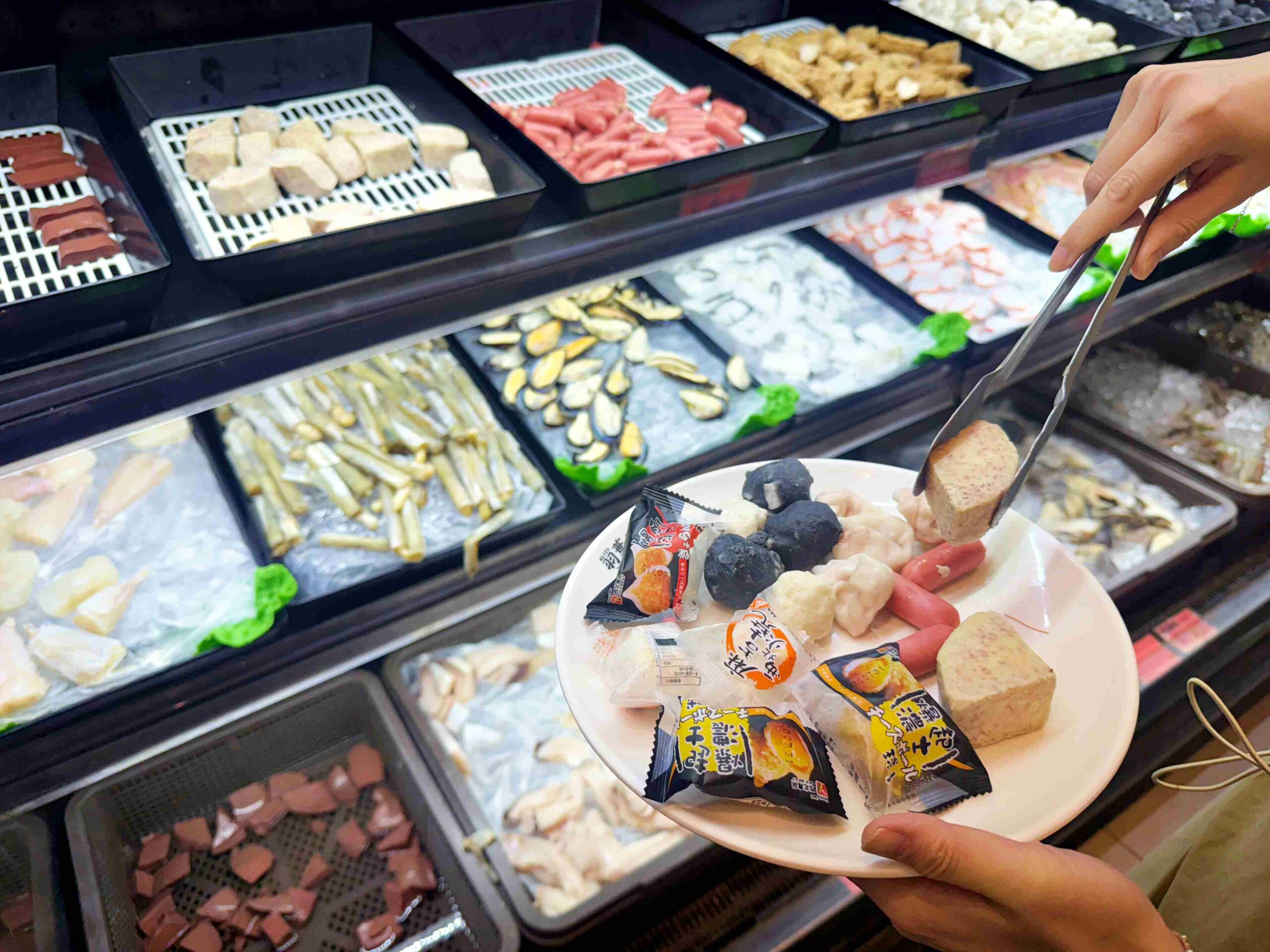 【三重美食】羽葉麻辣火鍋，$539吃超過百樣食材，火鍋+自助餐超划算推薦！(菜單) @趙先生吃飯