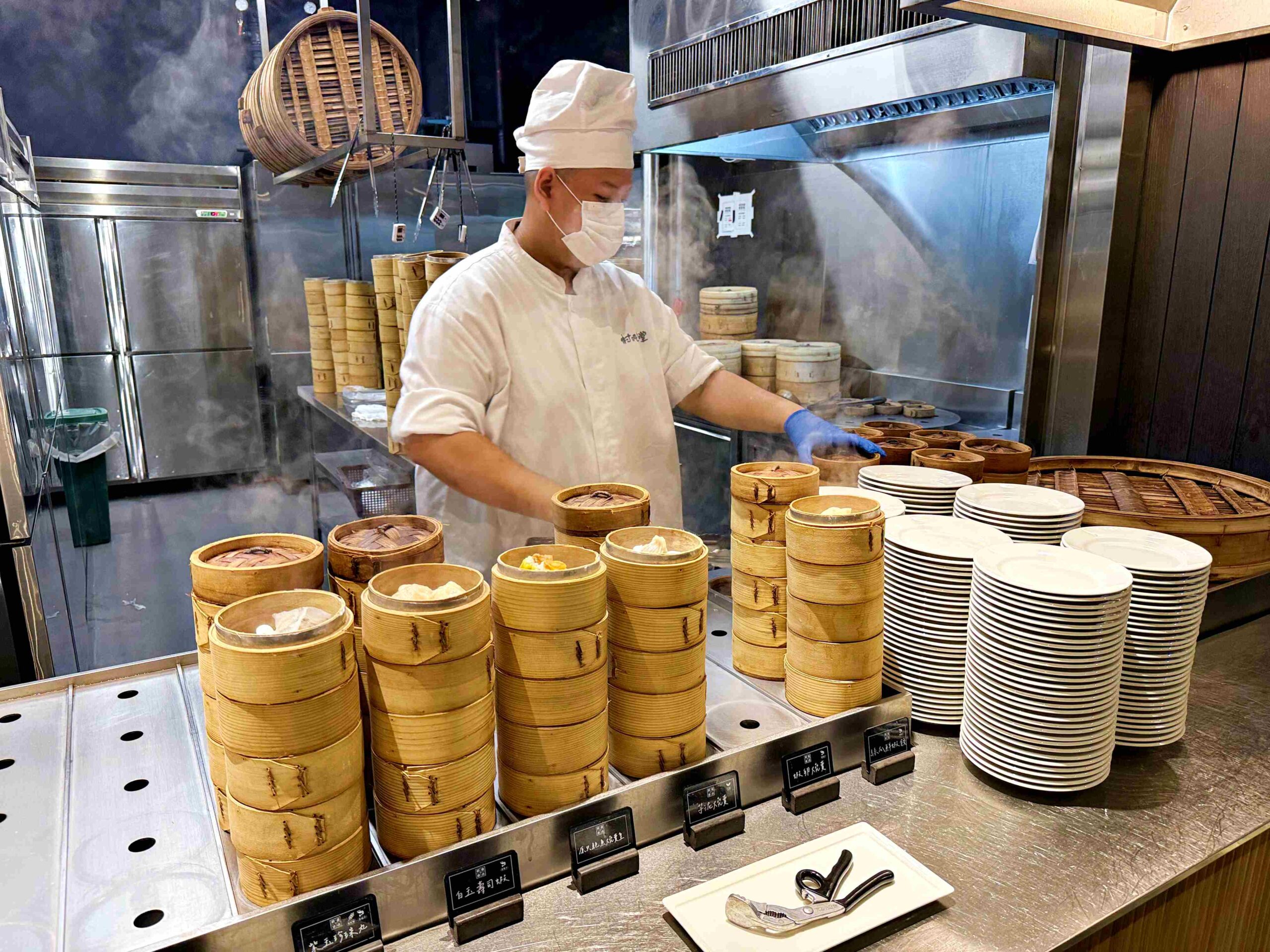 【新莊美食】村民食堂廚窗港點 i-Tower 店，堅持現做超60道港點吃到飽推薦 @趙先生吃飯