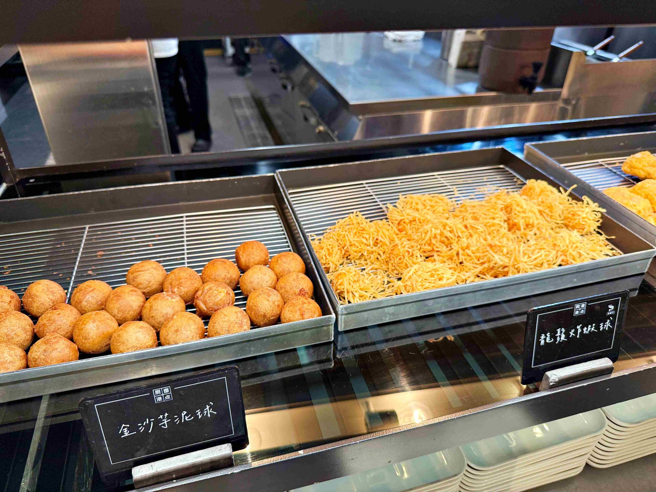 【新莊美食】村民食堂廚窗港點 i-Tower 店，堅持現做超60道港點吃到飽推薦 @趙先生吃飯