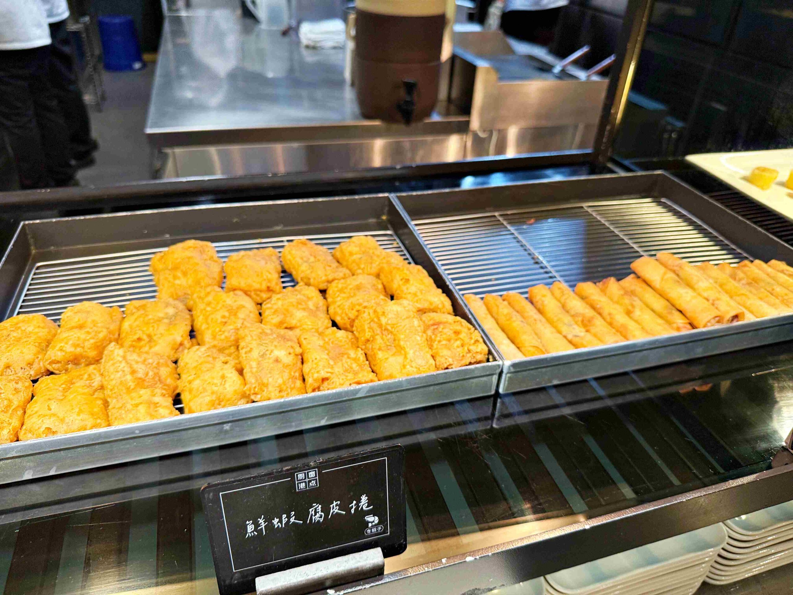 【新莊美食】村民食堂廚窗港點 i-Tower 店，堅持現做超60道港點吃到飽推薦 @趙先生吃飯