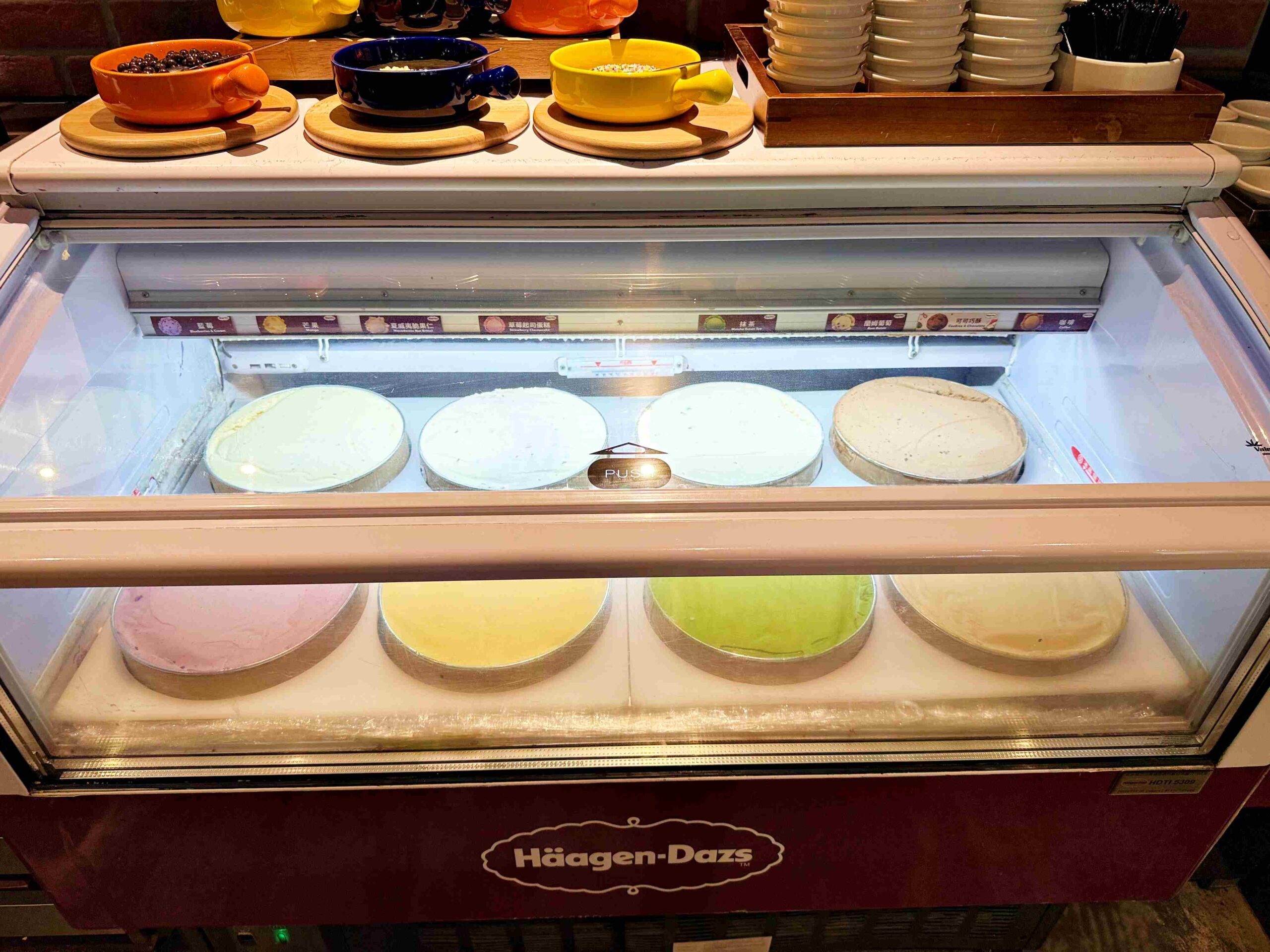 【新莊美食】村民食堂廚窗港點 i-Tower 店，堅持現做超60道港點吃到飽推薦 @趙先生吃飯