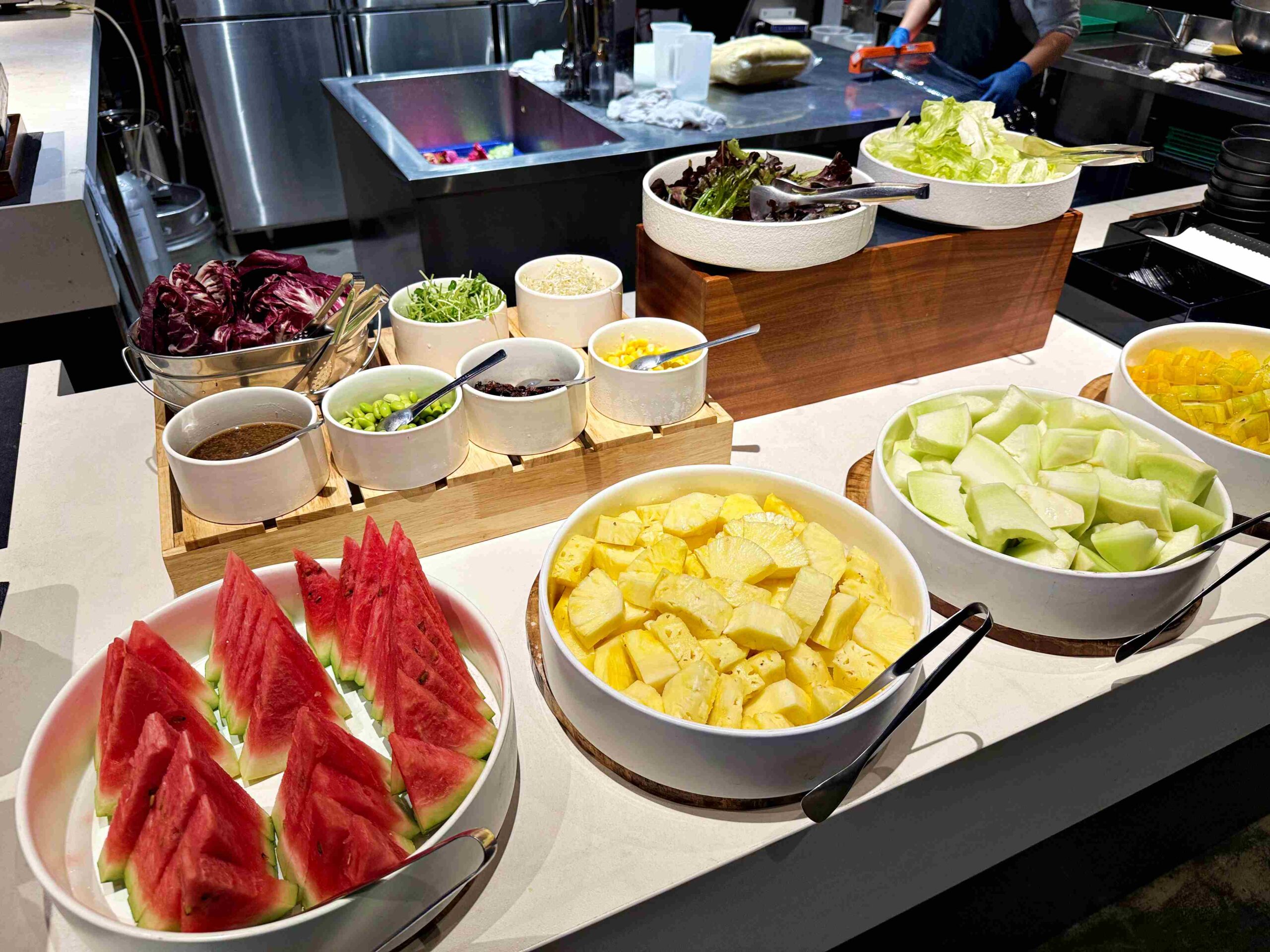 【新莊美食】村民食堂廚窗港點 i-Tower 店，堅持現做超60道港點吃到飽推薦 @趙先生吃飯