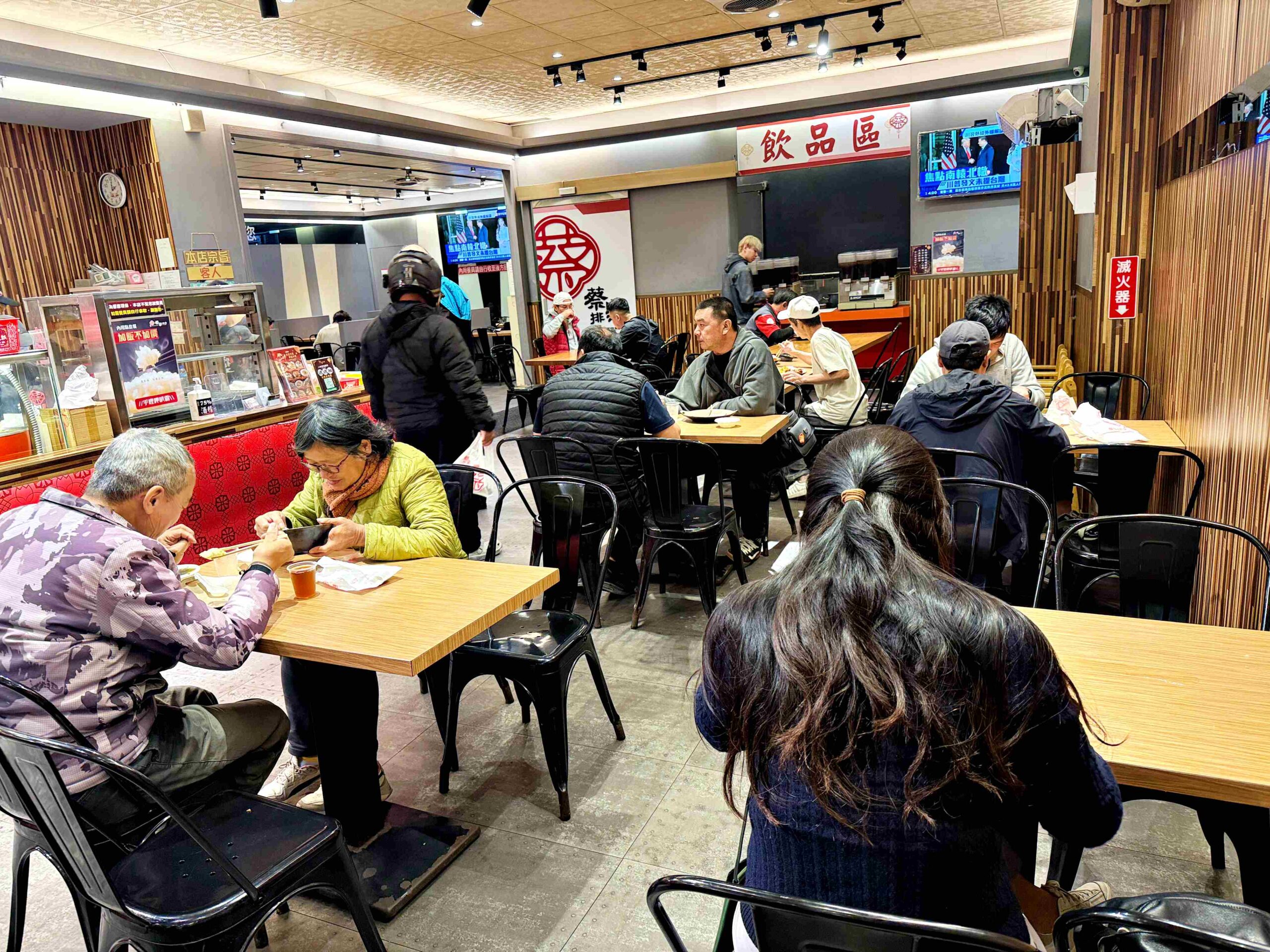 【林口美食】蔡家排骨，一隻豬僅做50份排骨，厚實酥脆多汁推薦（菜單） @趙先生吃飯