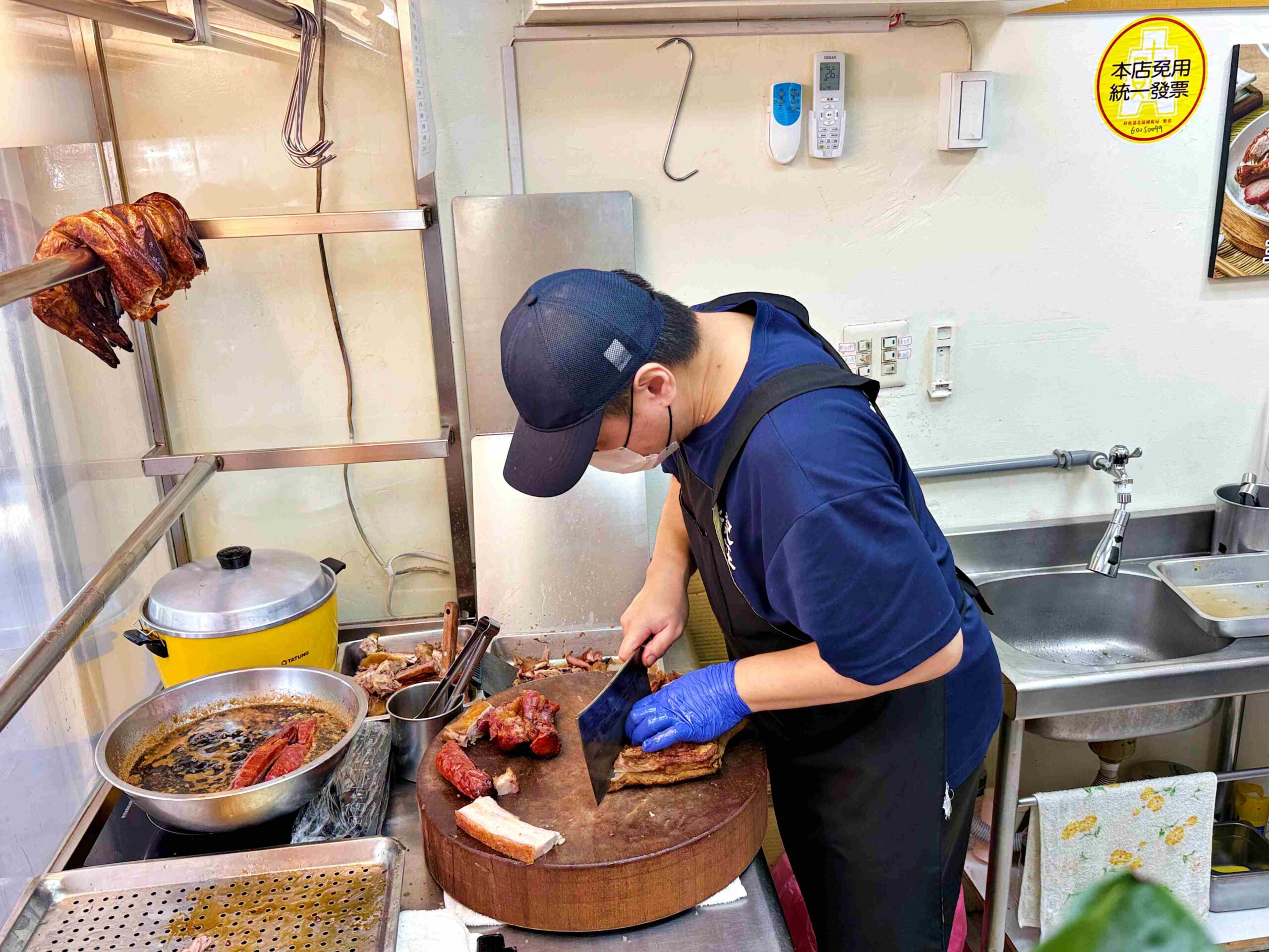 【新莊美食】瑞記鴨莊，油雞嫩、燒鴨香、脆皮燒肉更是脆推薦！(菜單) @趙先生吃飯