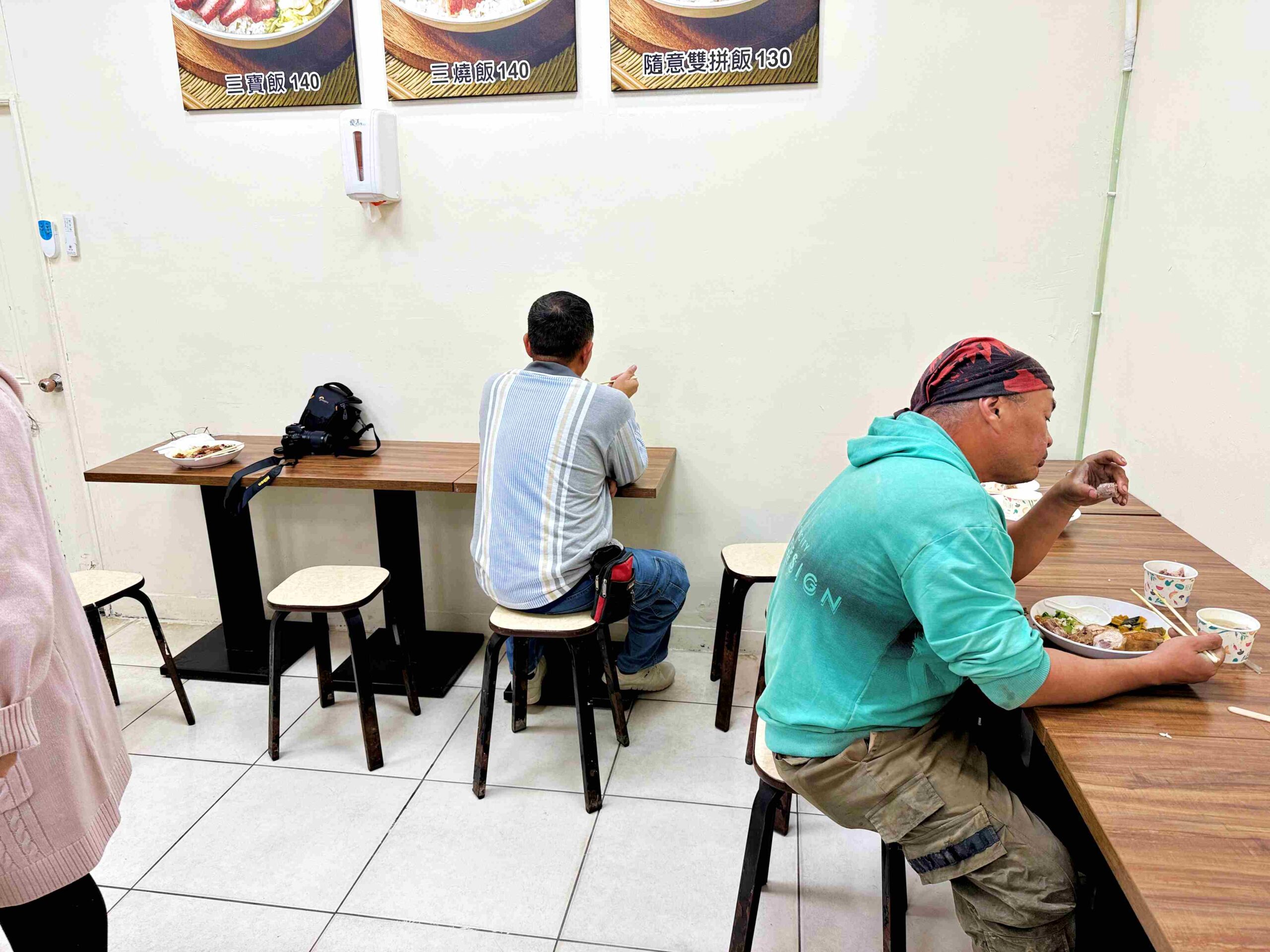 【新莊美食】瑞記鴨莊，油雞嫩、燒鴨香、脆皮燒肉更是脆推薦！(菜單) @趙先生吃飯