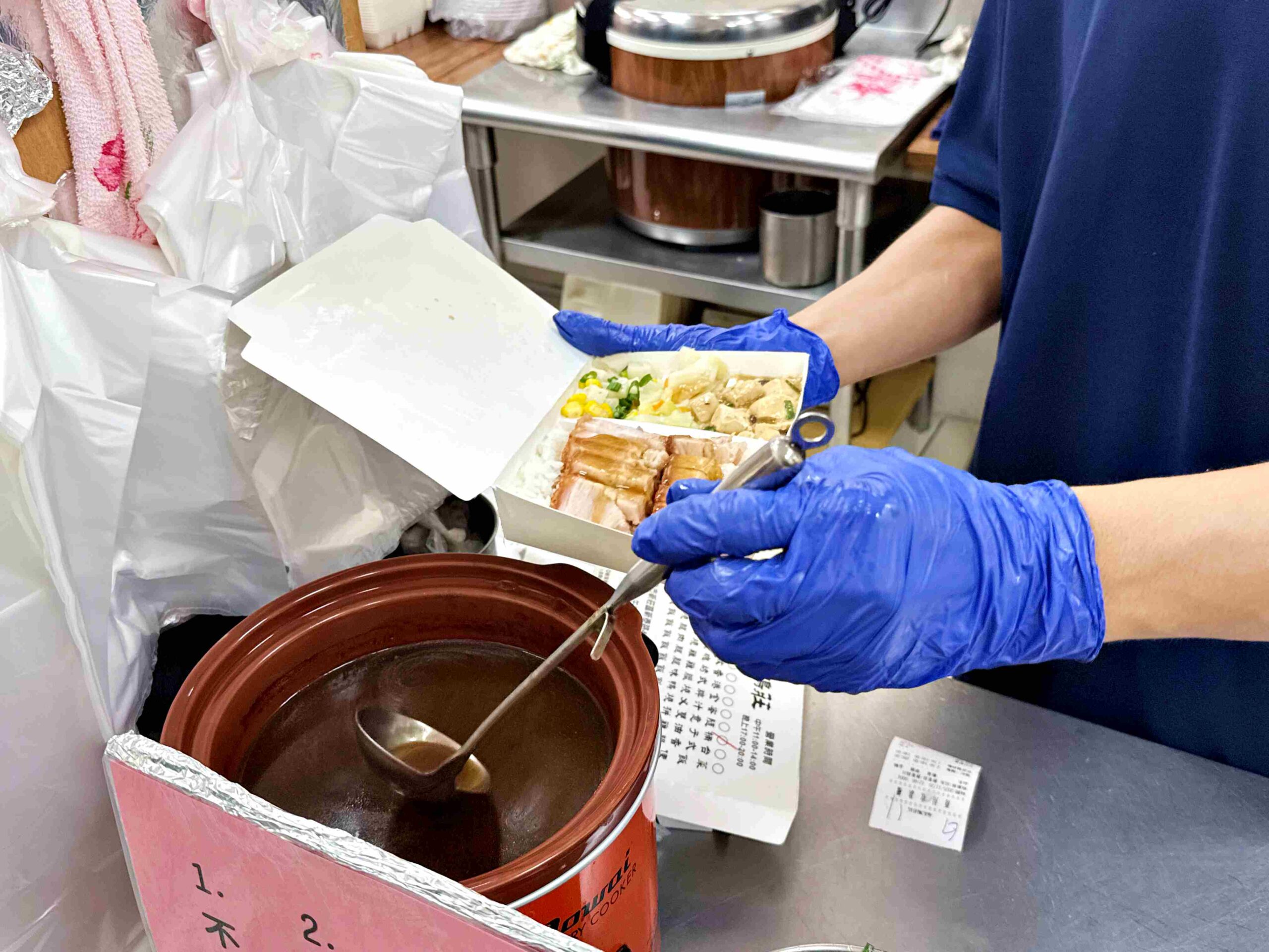 【新莊美食】瑞記鴨莊，油雞嫩、燒鴨香、脆皮燒肉更是脆推薦！(菜單) @趙先生吃飯