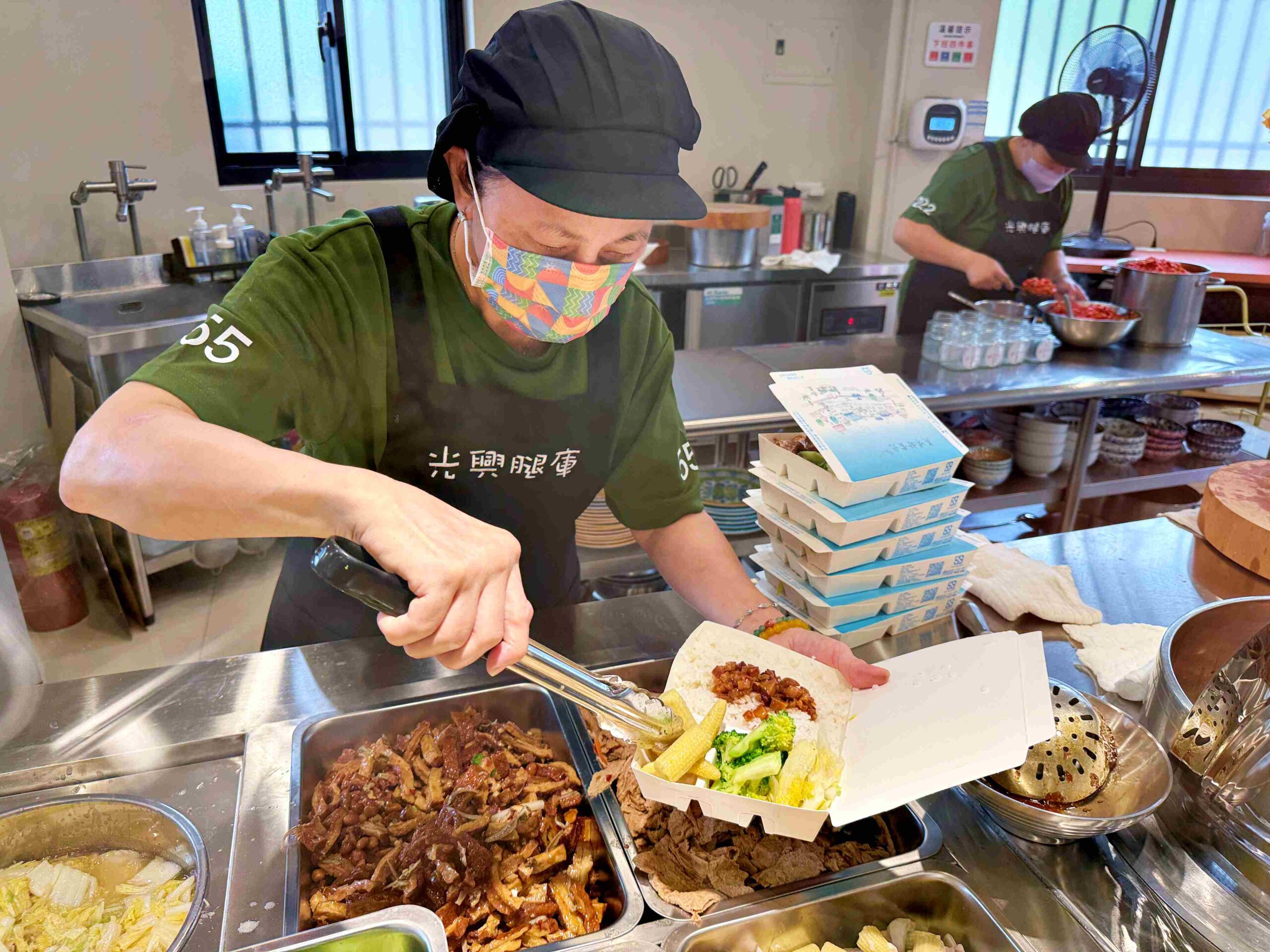 【三重美食】光興腿庫，米其林認證的魯肉飯，搬家後排隊依然火爆推薦！(菜單) @趙先生吃飯