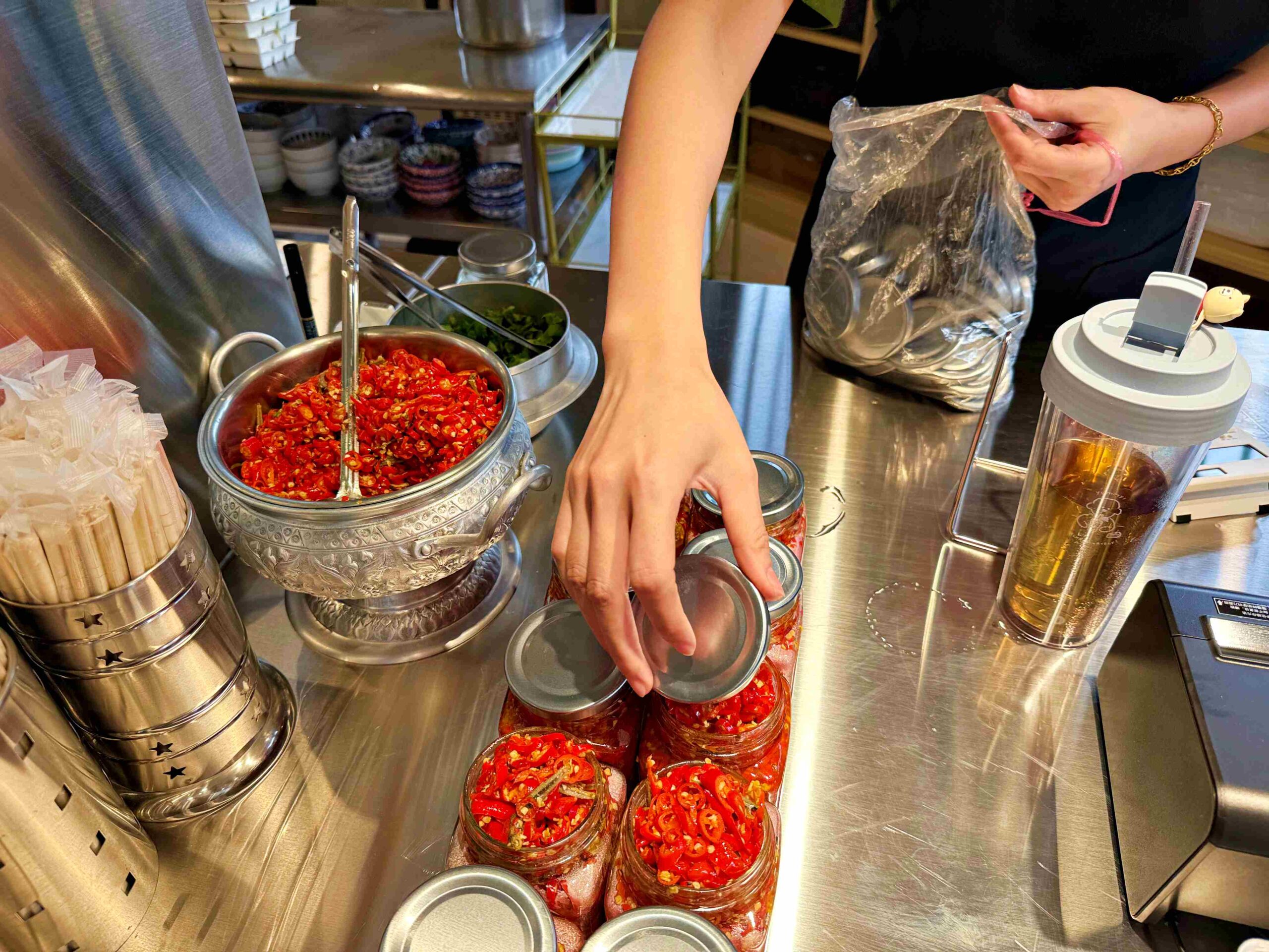 【三重美食】光興腿庫,米其林認證的魯肉飯,搬家後排隊依然火爆推薦!(菜單) @趙先生吃飯 【三重美食】光興腿庫,米其林認證的魯肉飯,搬家後排隊依然火爆推薦!(菜單) @趙先生吃飯