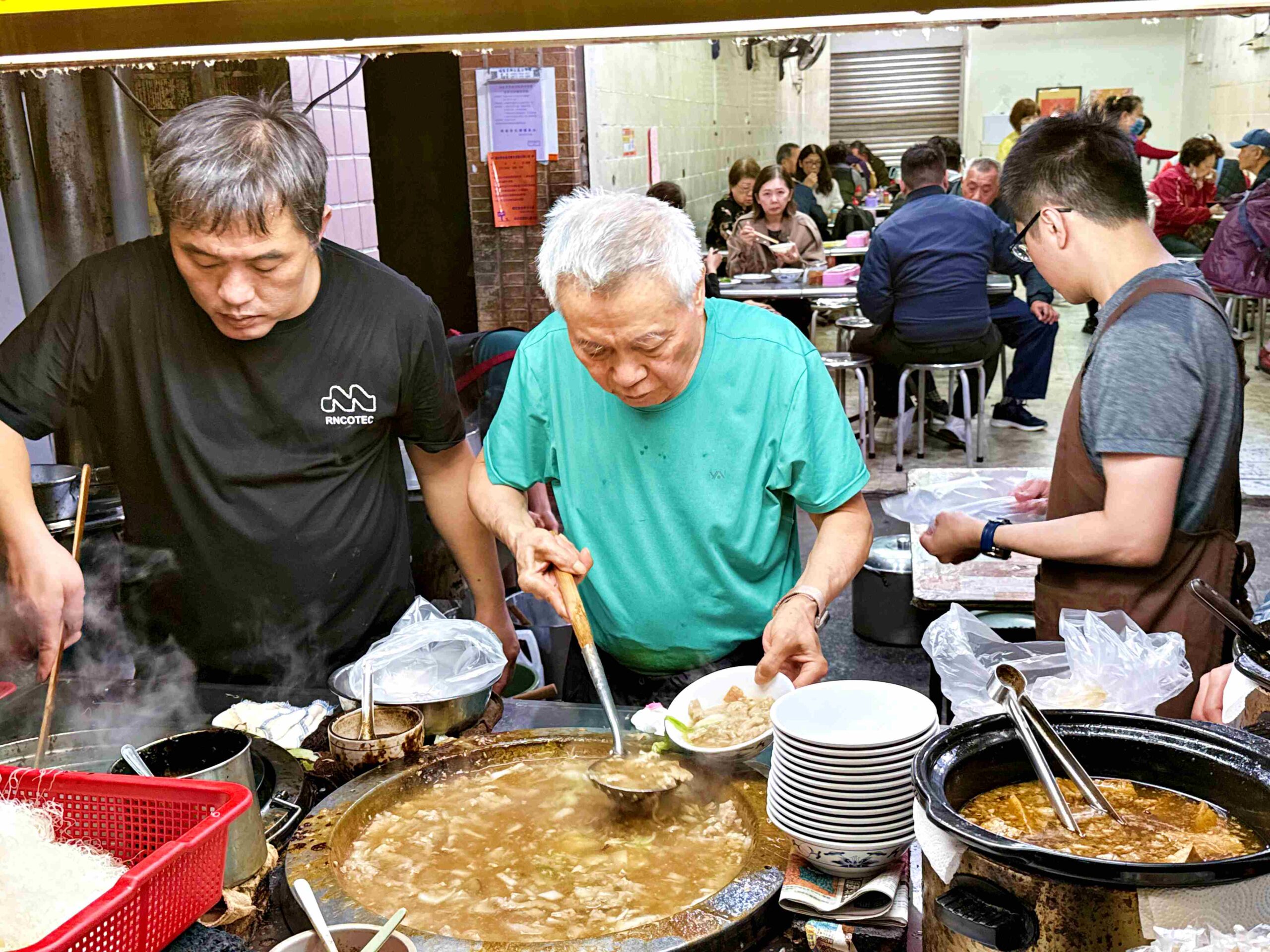【士林美食】光輝肉羹,肉量實在、湯頭超順,一口就懂的老字號強者推薦 (菜單) @趙先生吃飯 【士林美食】光輝肉羹,肉量實在、湯頭超順,一口就懂的老字號強者推薦 (菜單) @趙先生吃飯