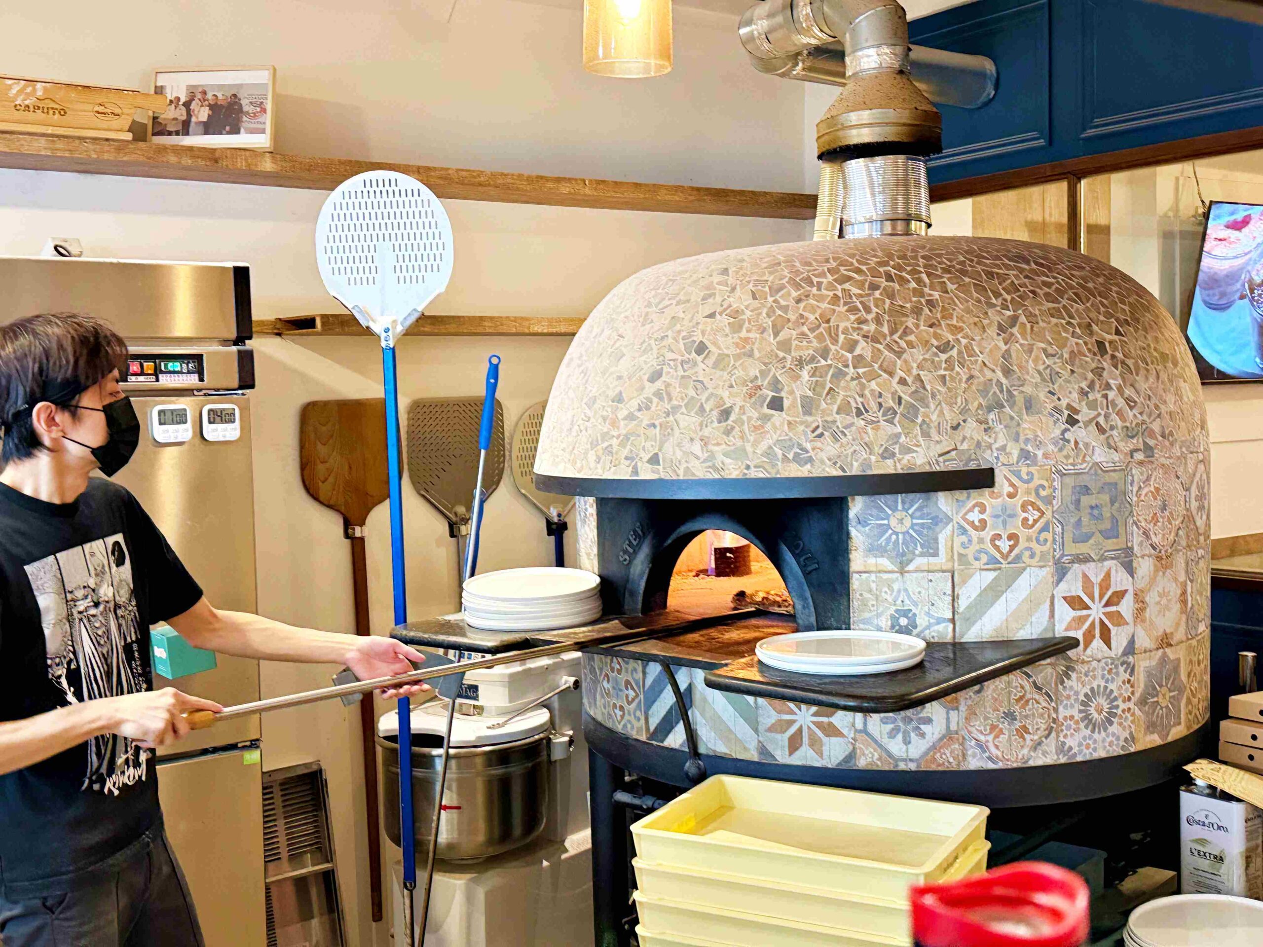 【松山美食】Gira Pizza 旋轉披薩，現點現烤窯烤披薩與道地義大利風味推薦（附菜單） @趙先生吃飯