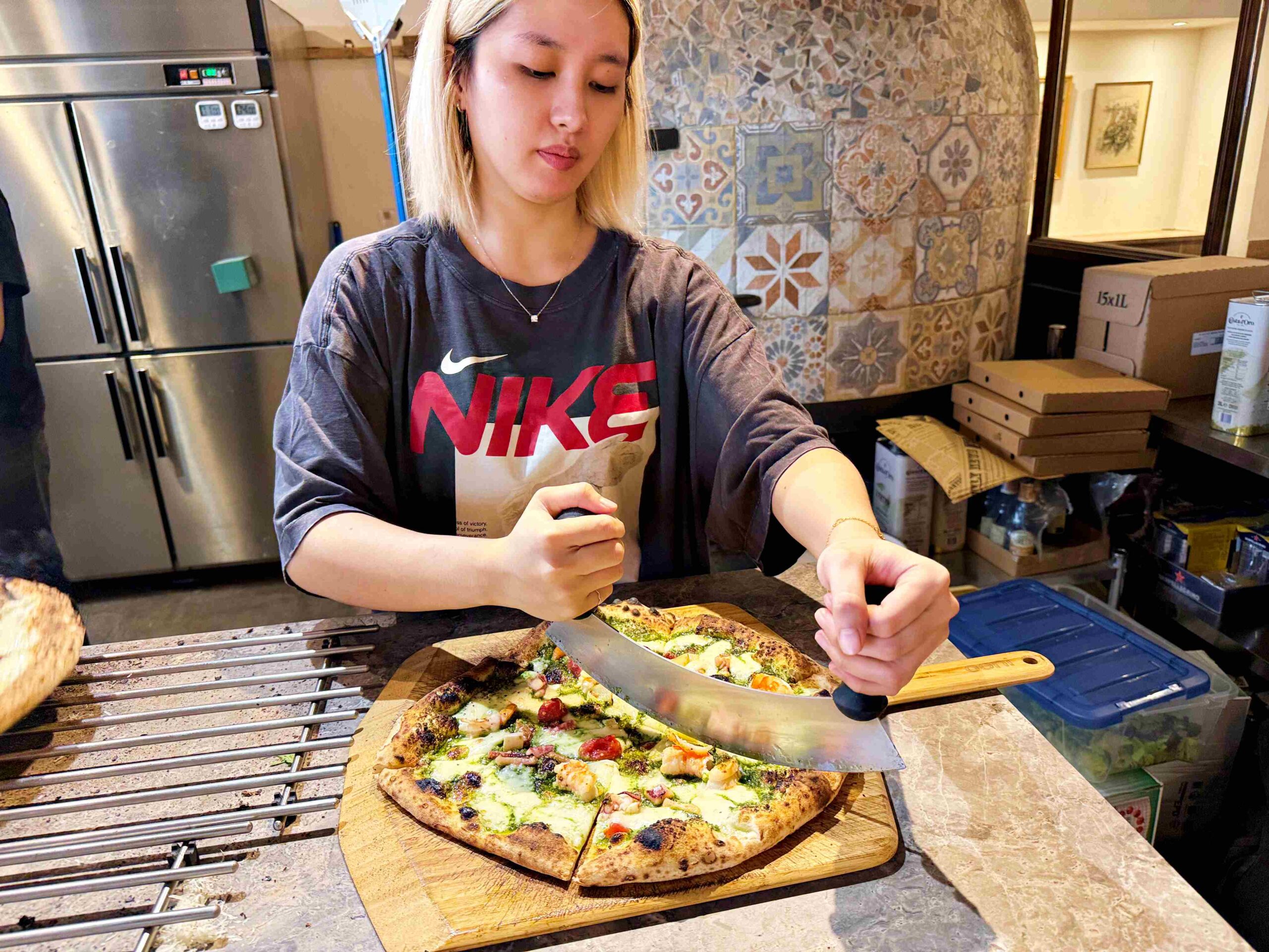 【松山美食】Gira Pizza 旋轉披薩，現點現烤窯烤披薩與道地義大利風味推薦（附菜單） @趙先生吃飯