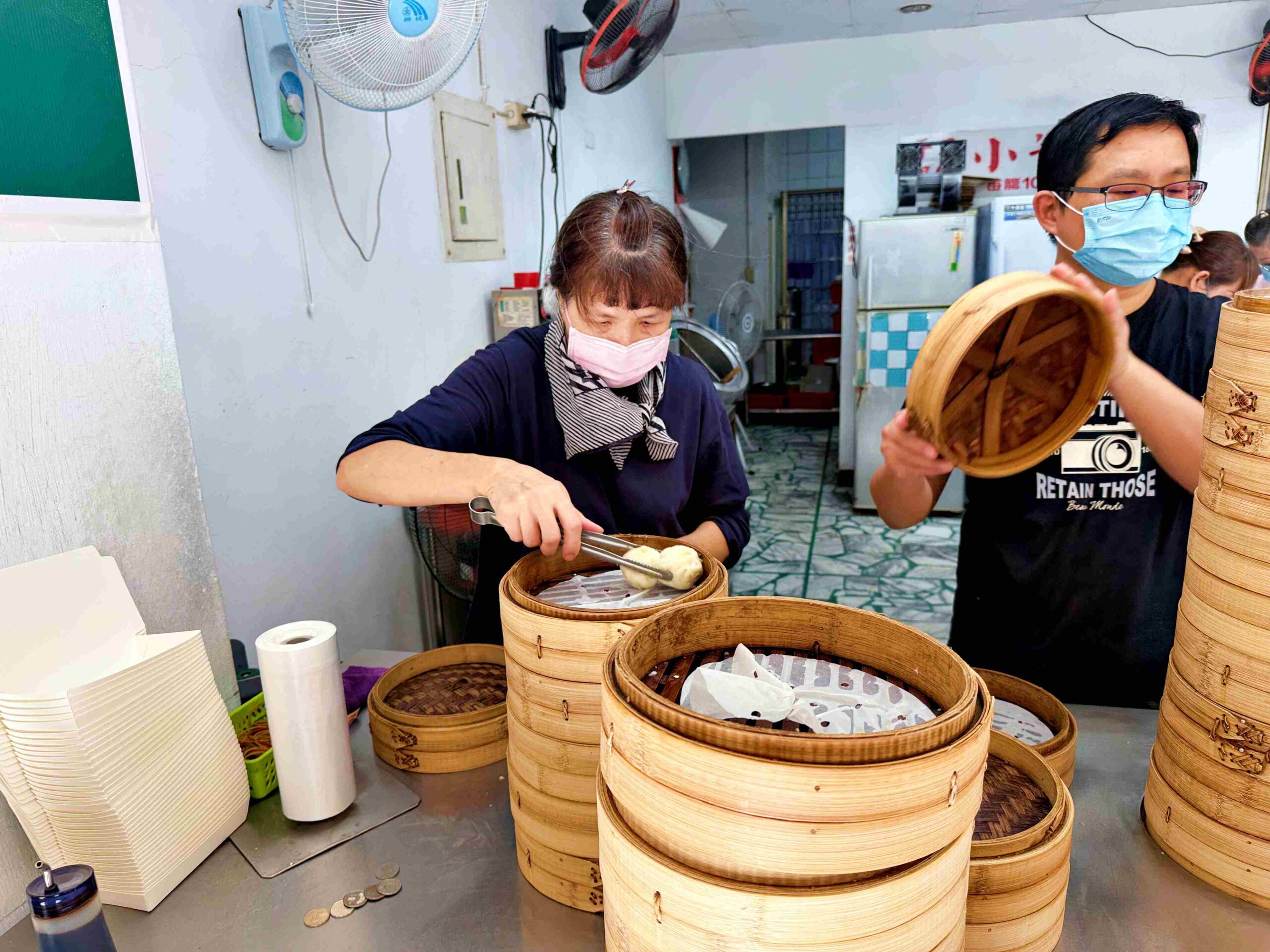 【新莊美食】新莊昌明豆漿小籠包，只有小籠包跟豆漿卻排隊！(菜單) @趙先生吃飯