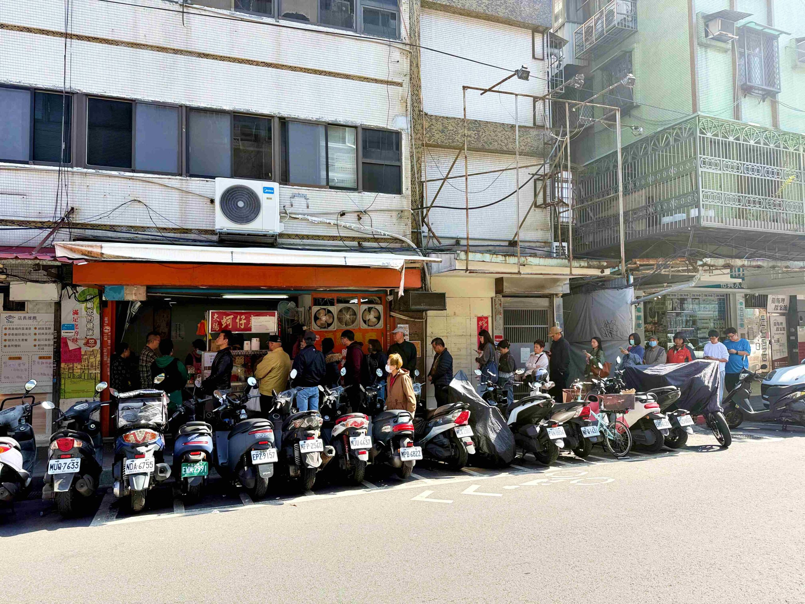 【中山美食】麵線傳奇，民權西路站最狂排隊大腸蚵仔麵線(菜單) @趙先生吃飯