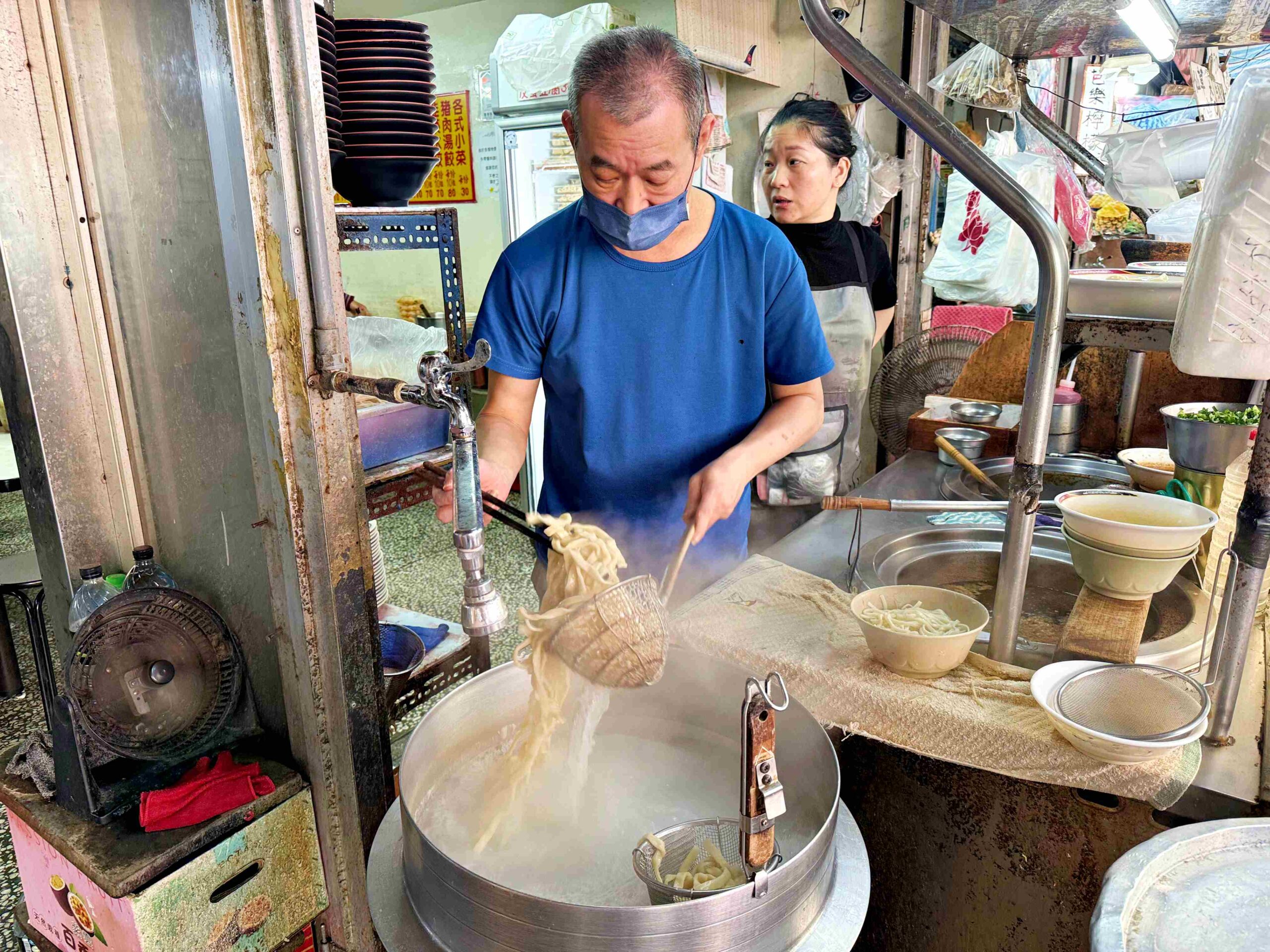 【西門町美食】小吳牛肉麵，24小時營業肉大塊湯好喝，外國人都愛吃推薦（附菜單） @趙先生吃飯