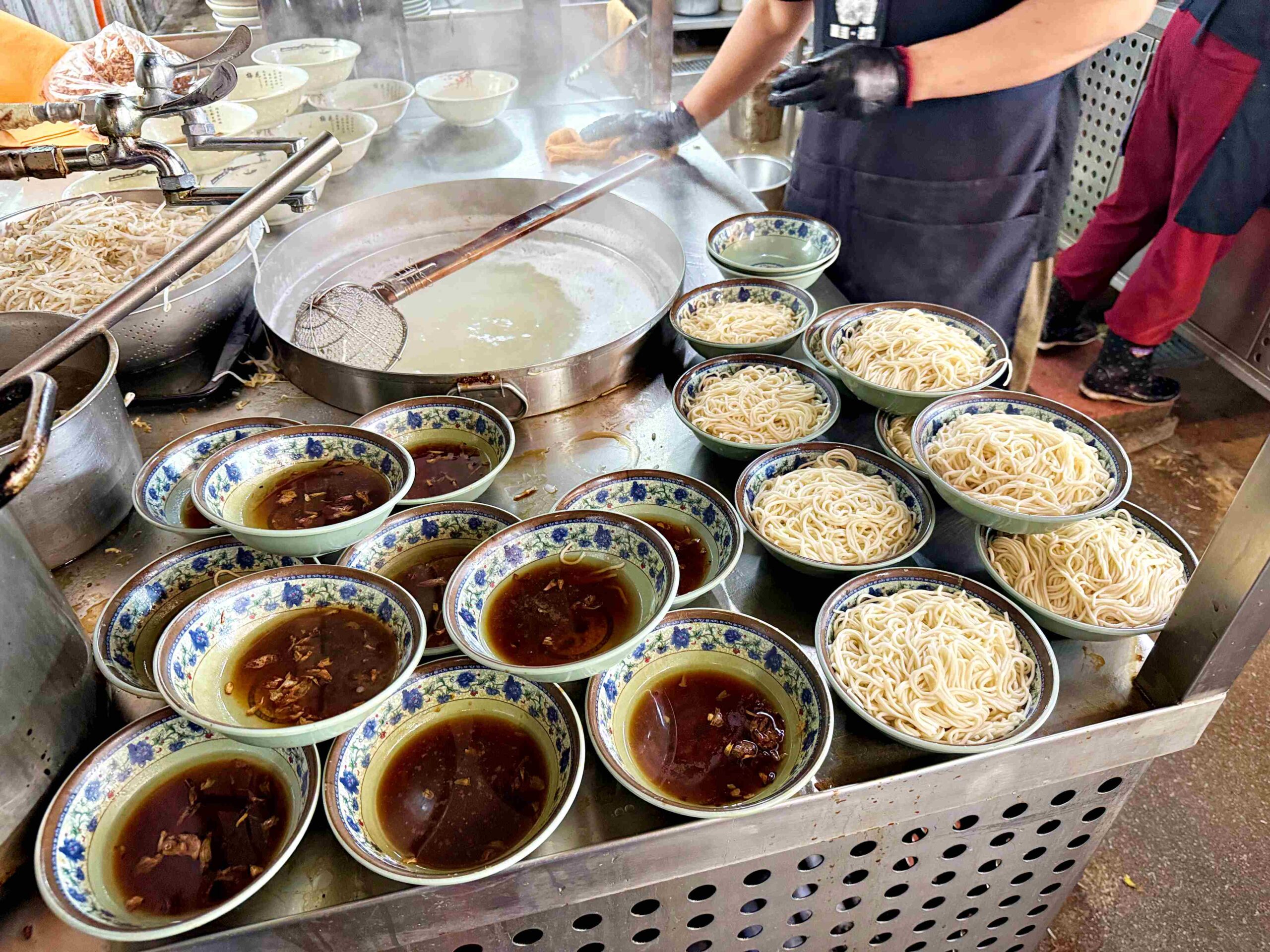 【三重美食】大胖烏醋麵,55年經典在地小吃店,烏醋麵跟小菜都超強推薦(附菜單) @趙先生吃飯 【三重美食】大胖烏醋麵,55年經典在地小吃店,烏醋麵跟小菜都超強推薦(附菜單) @趙先生吃飯