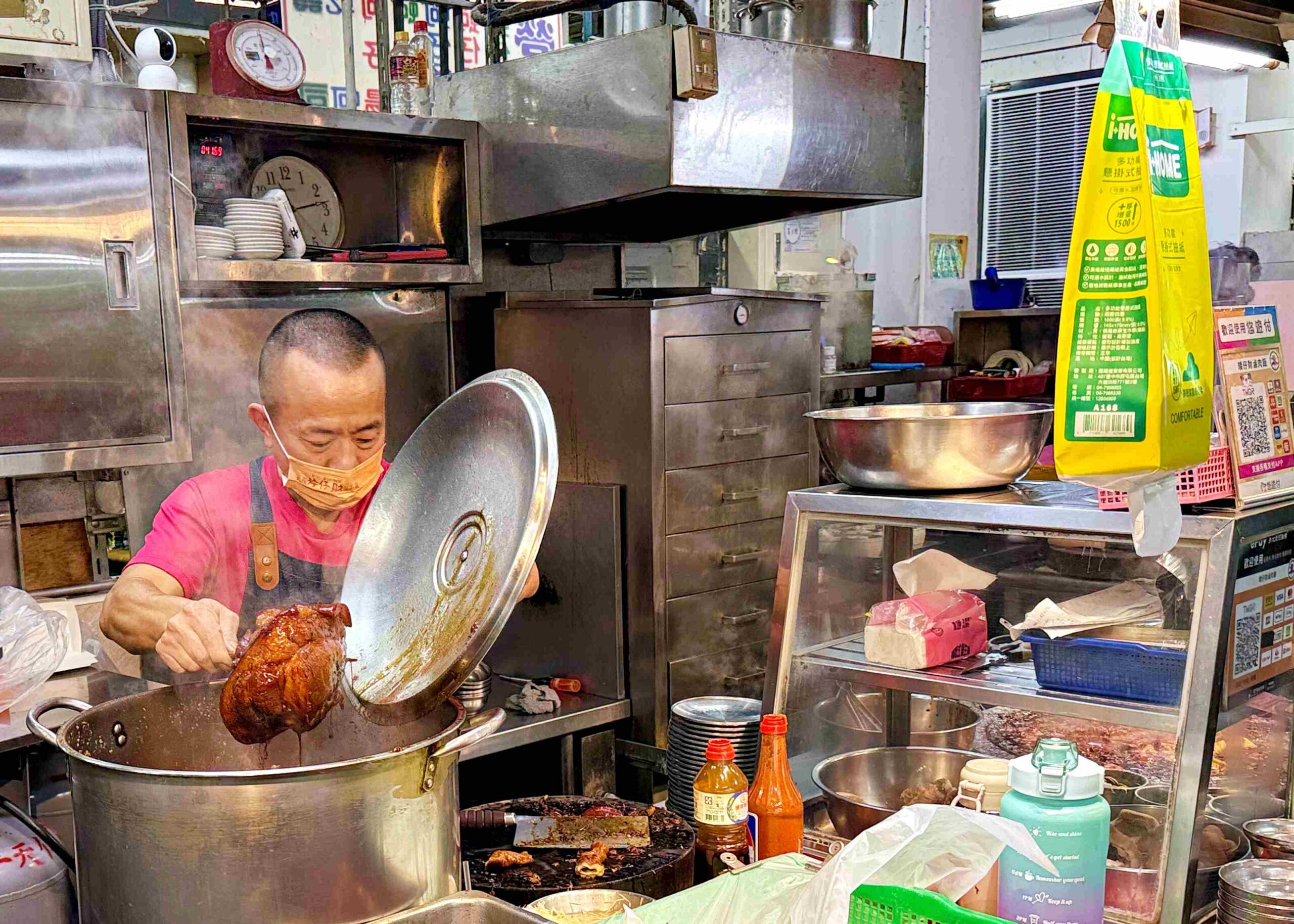 【北投美食】矮仔財滷肉飯，50年老字號必吃醬香滷肉飯推薦（菜單） @趙先生吃飯