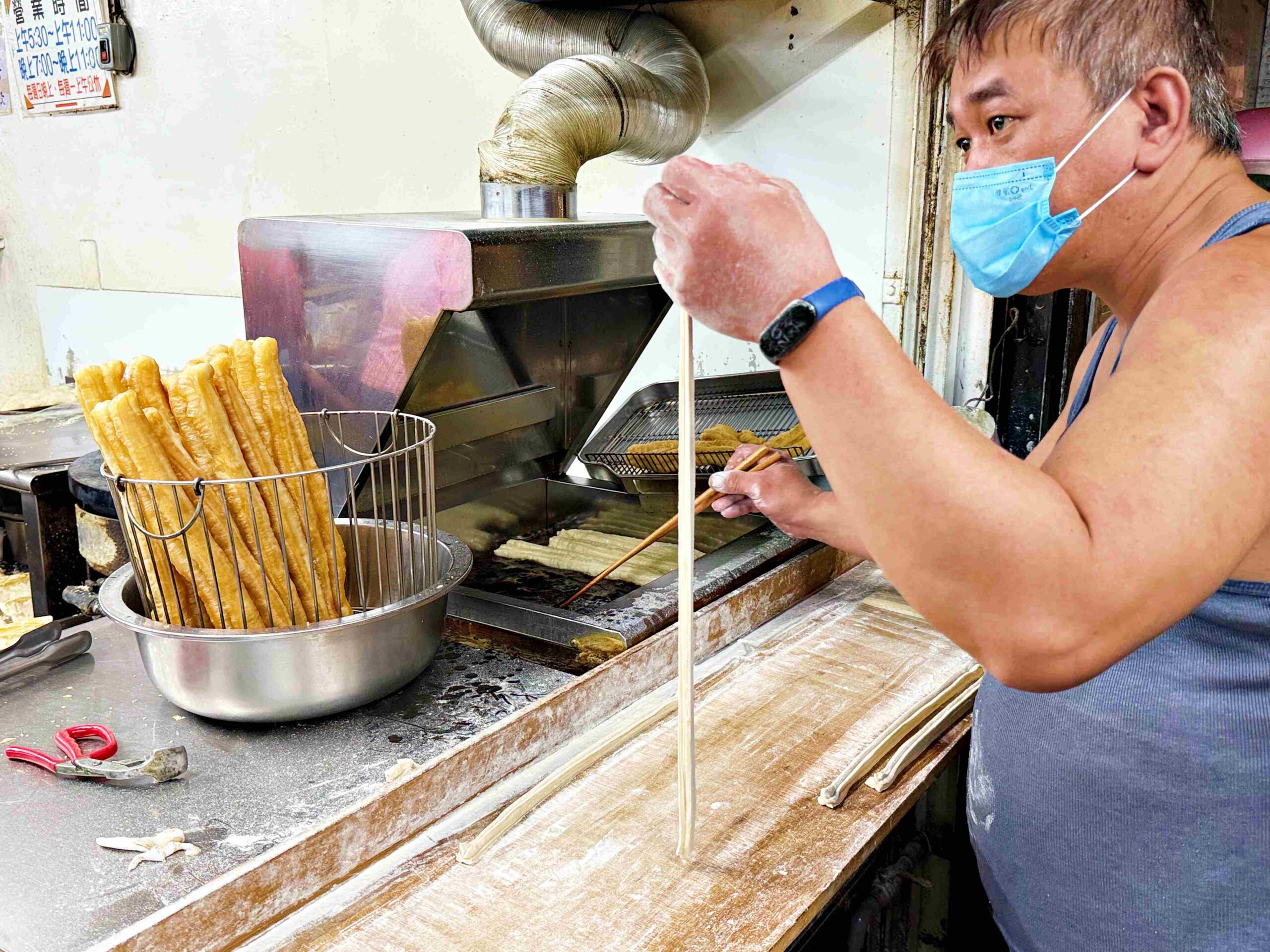 【板橋美食】永和黑豆漿，江子翠在地三十年，現做燒餅、油條跟蛋餅超強推薦（菜單） @趙先生吃飯