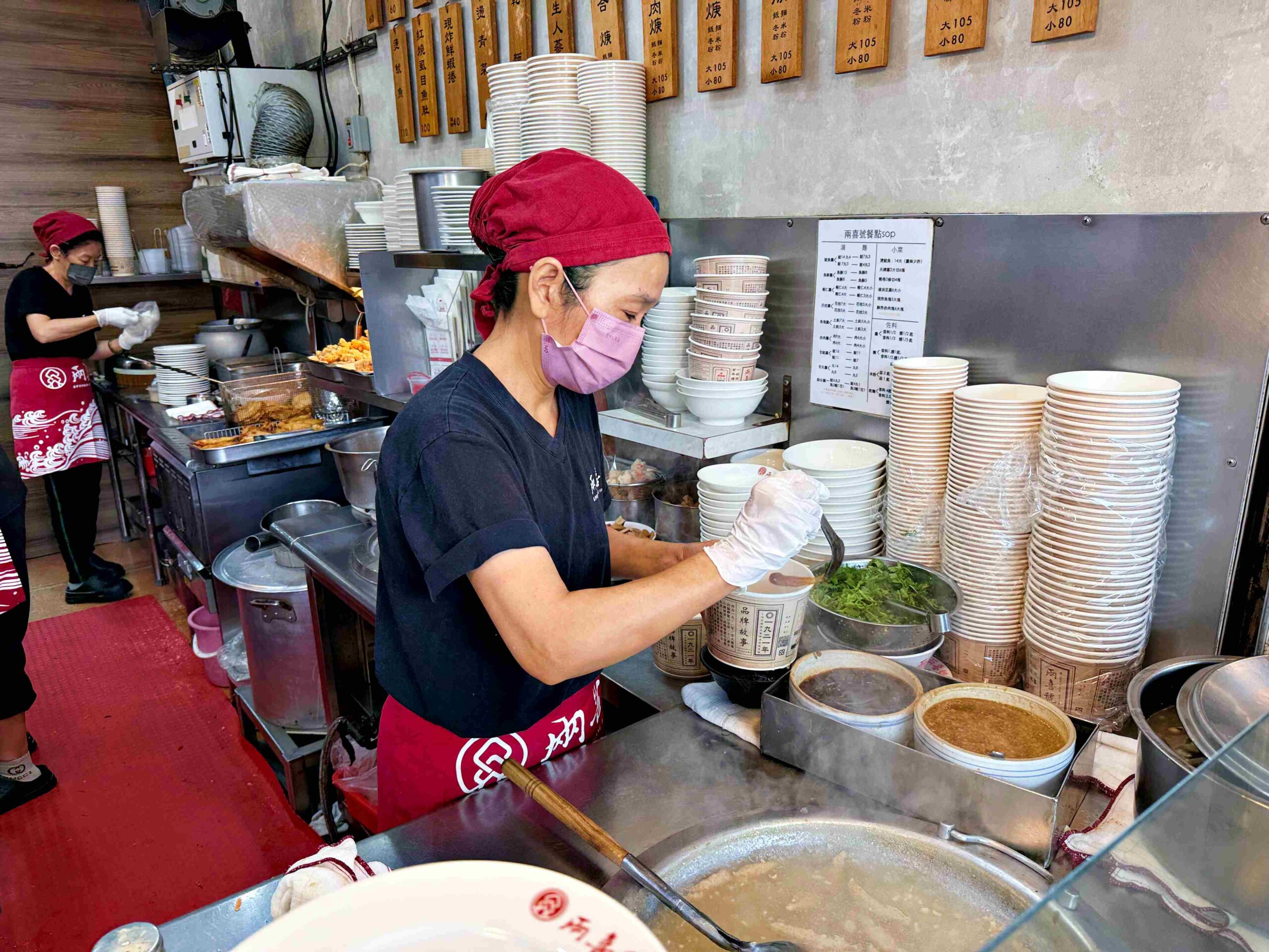 【萬華美食】兩喜號，從挑擔擺攤，到米其林必比登的百年老店推薦（菜單） @趙先生吃飯
