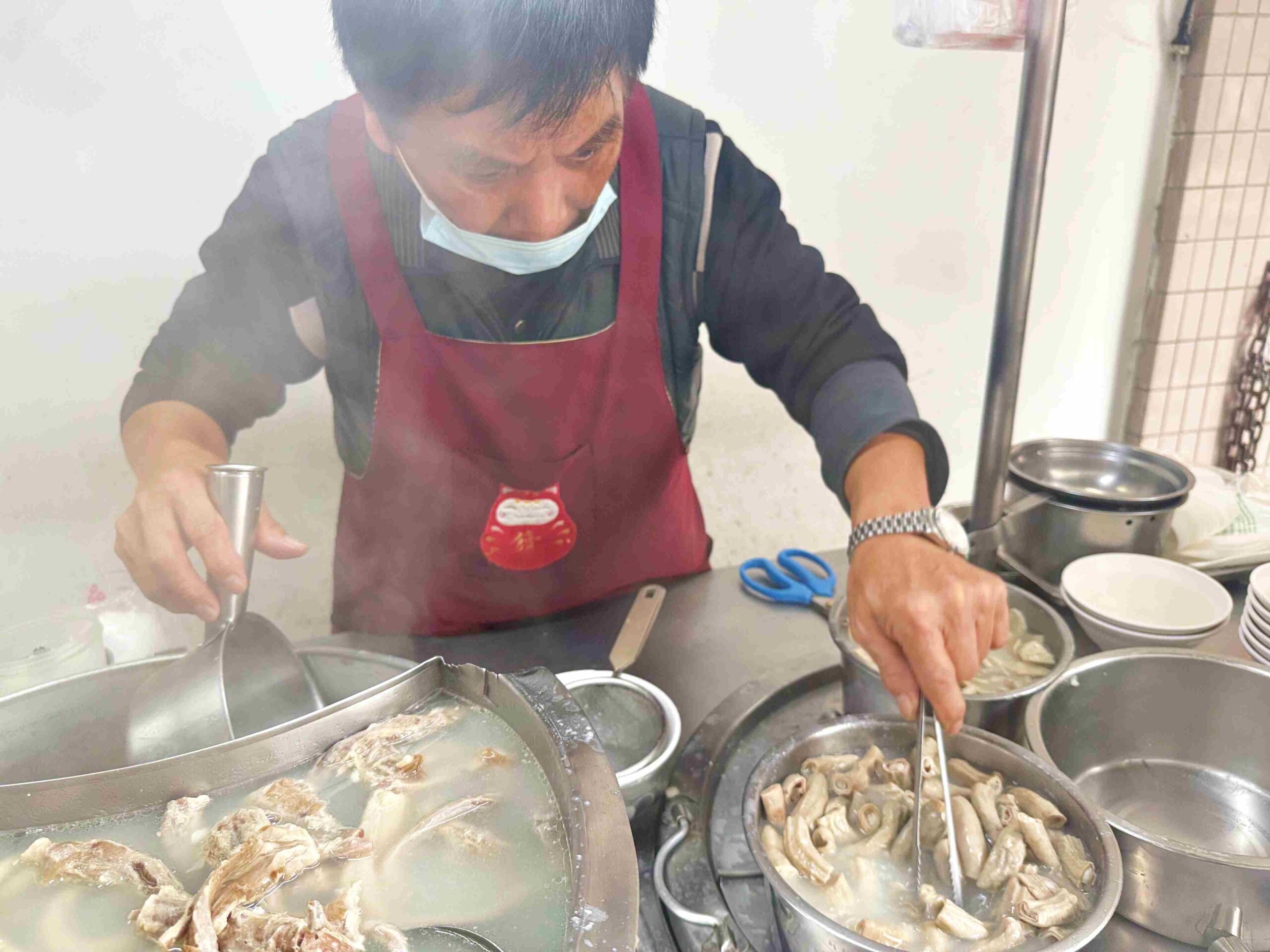 【龍山寺美食】坤山四神湯，老字號平價厲害古早味口感紮實推薦(菜單) @趙先生吃飯