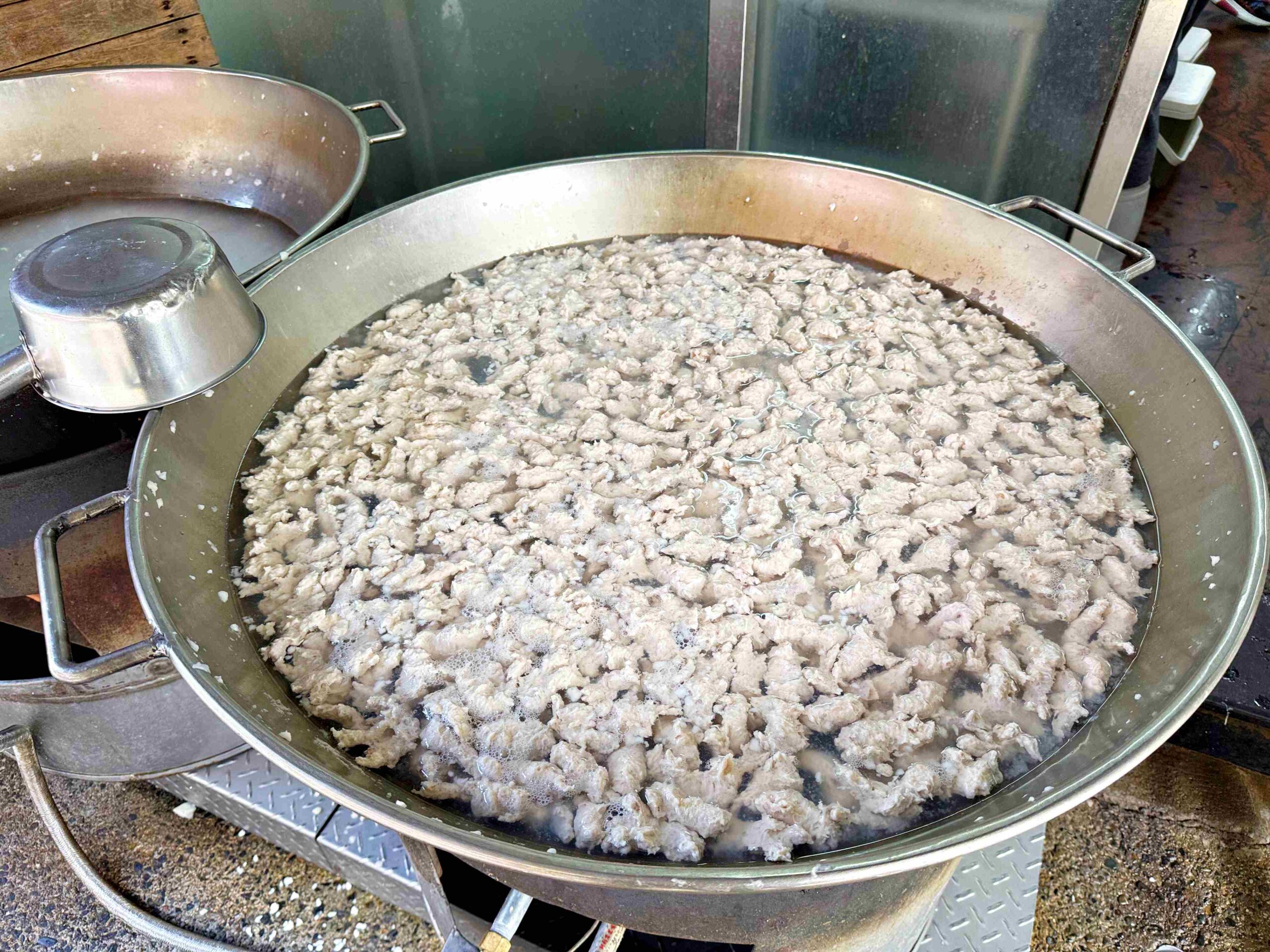 【大稻埕美食】佳興魚丸店，大橋頭站老字號現煮魷魚羹與乾麵推薦（菜單） @趙先生吃飯