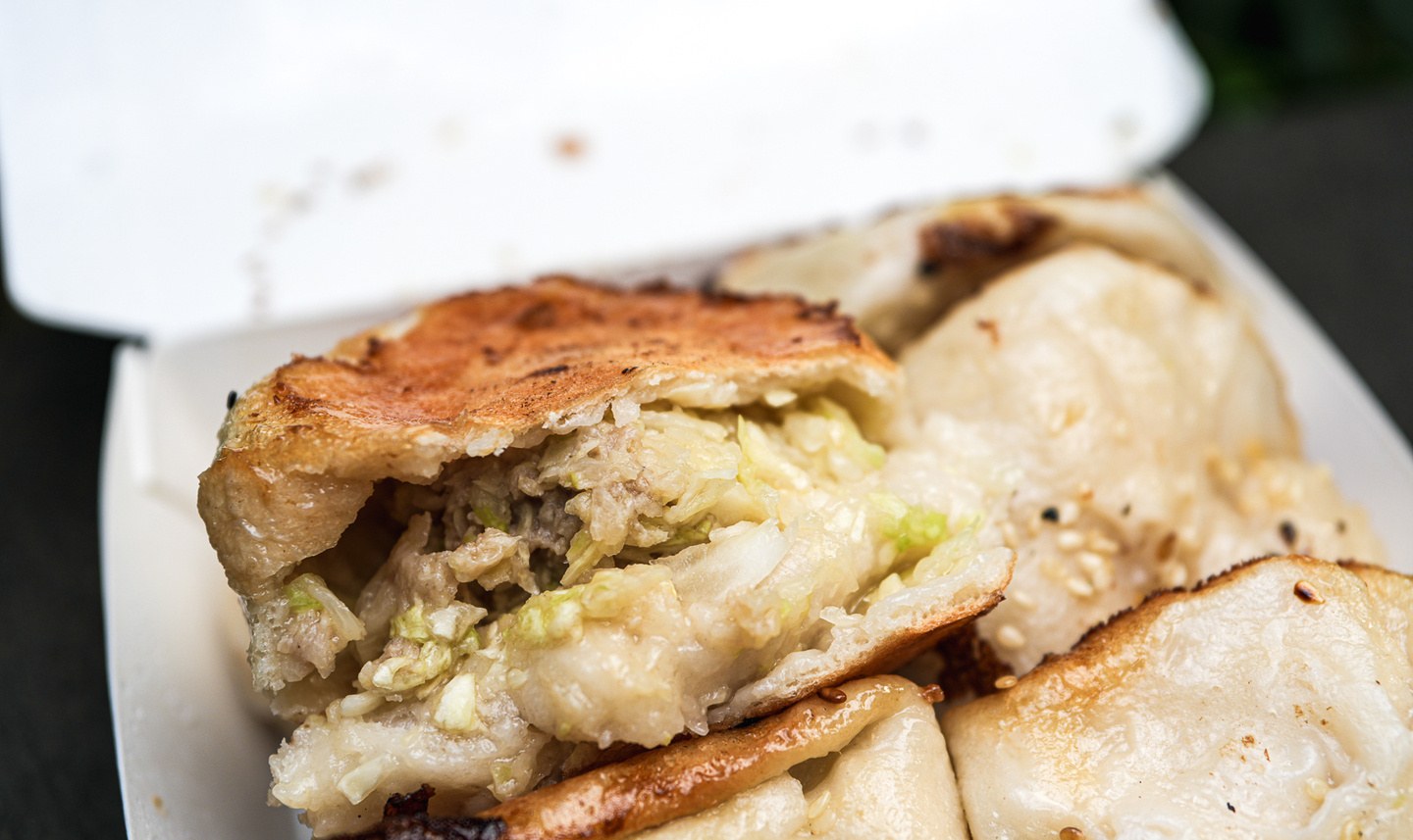 【北投美食】石牌無名生煎包，30年老店現包現點現煎，帶有麻油香氣推薦 (菜單) @趙先生吃飯