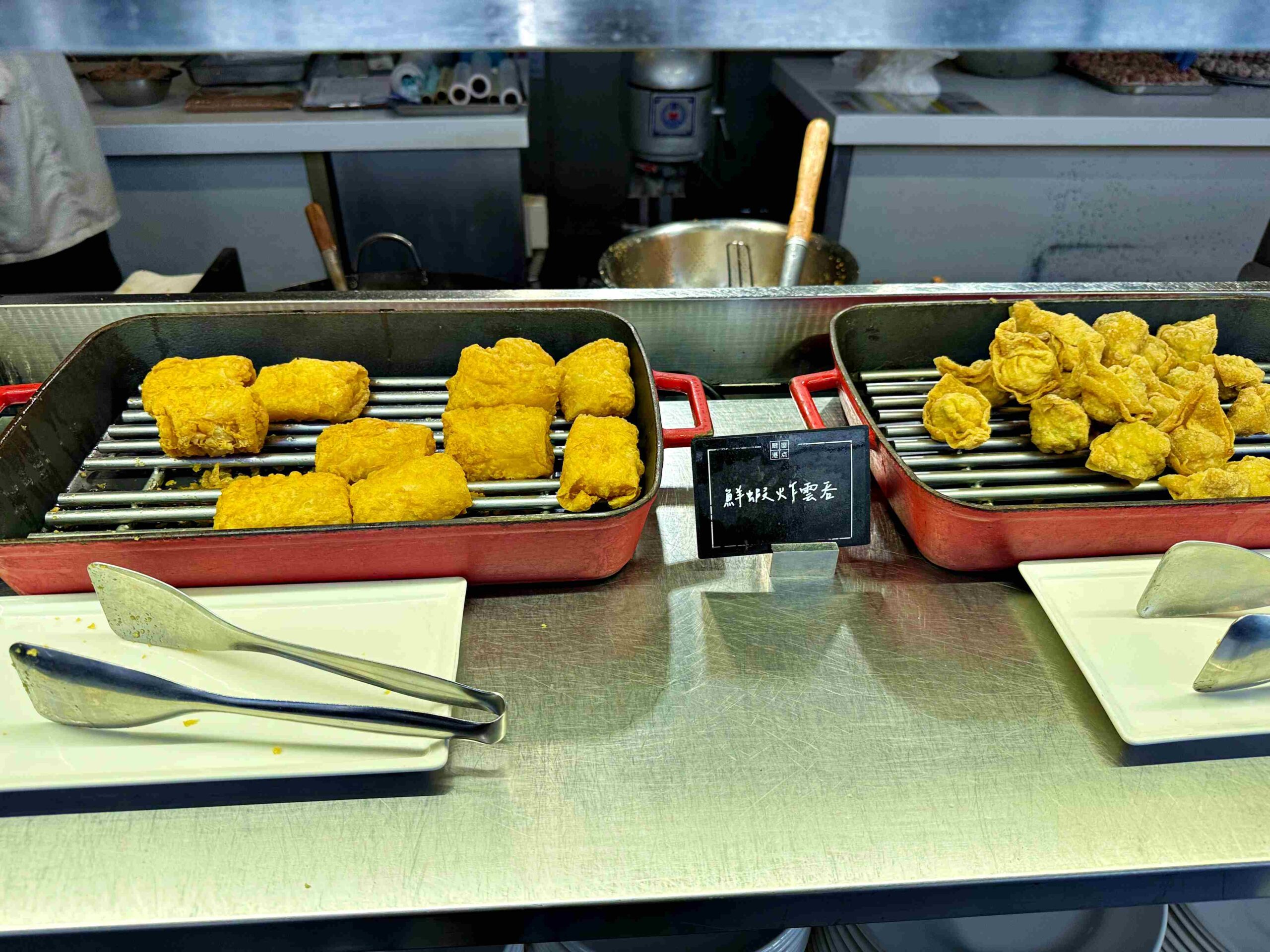 【桃園美食】村民食堂廚窗港點桃園店，便宜好吃高人氣港式飲茶吃到飽推薦 @趙先生吃飯