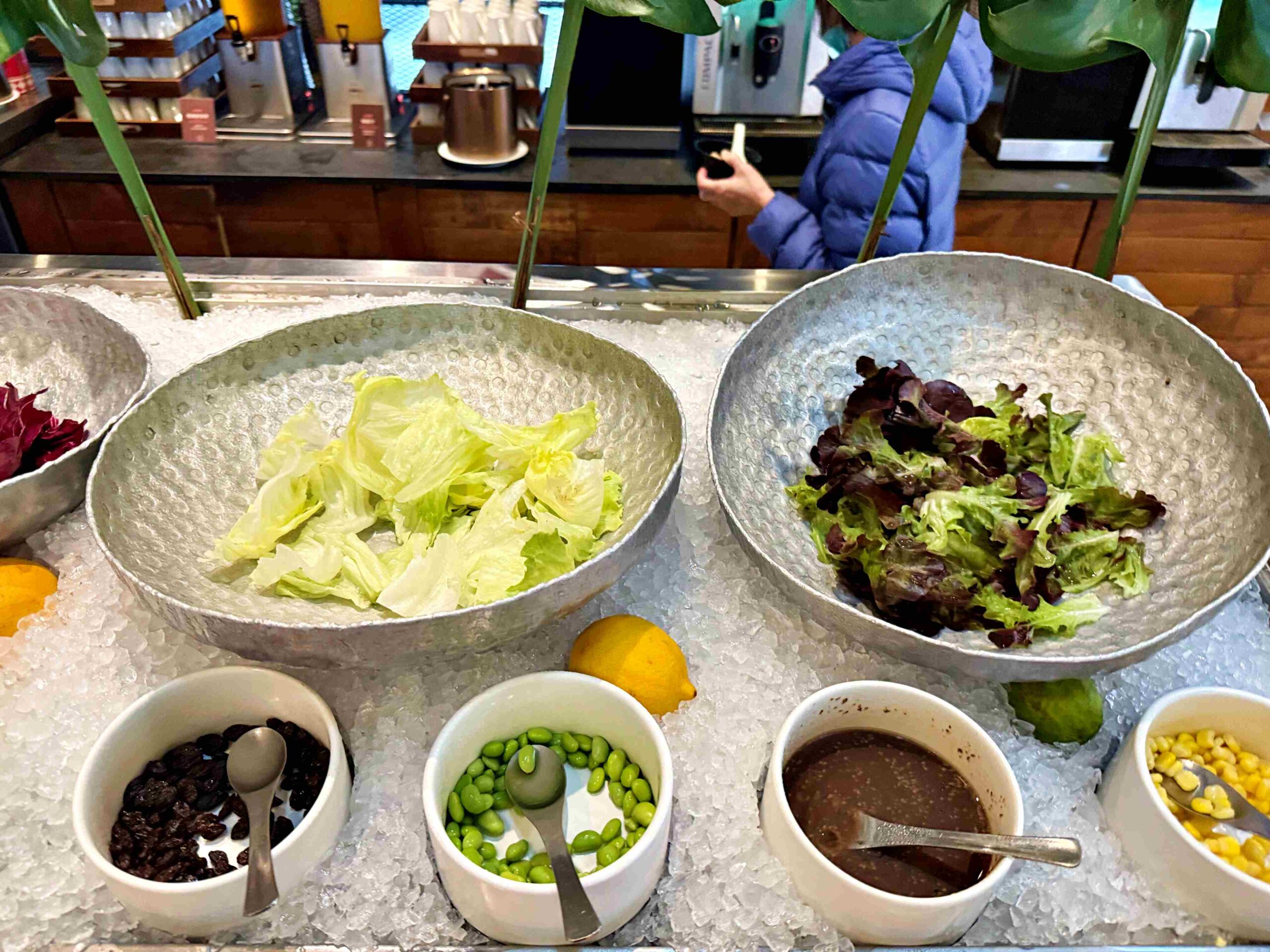 【桃園美食】村民食堂廚窗港點桃園店，便宜好吃高人氣港式飲茶吃到飽推薦 @趙先生吃飯