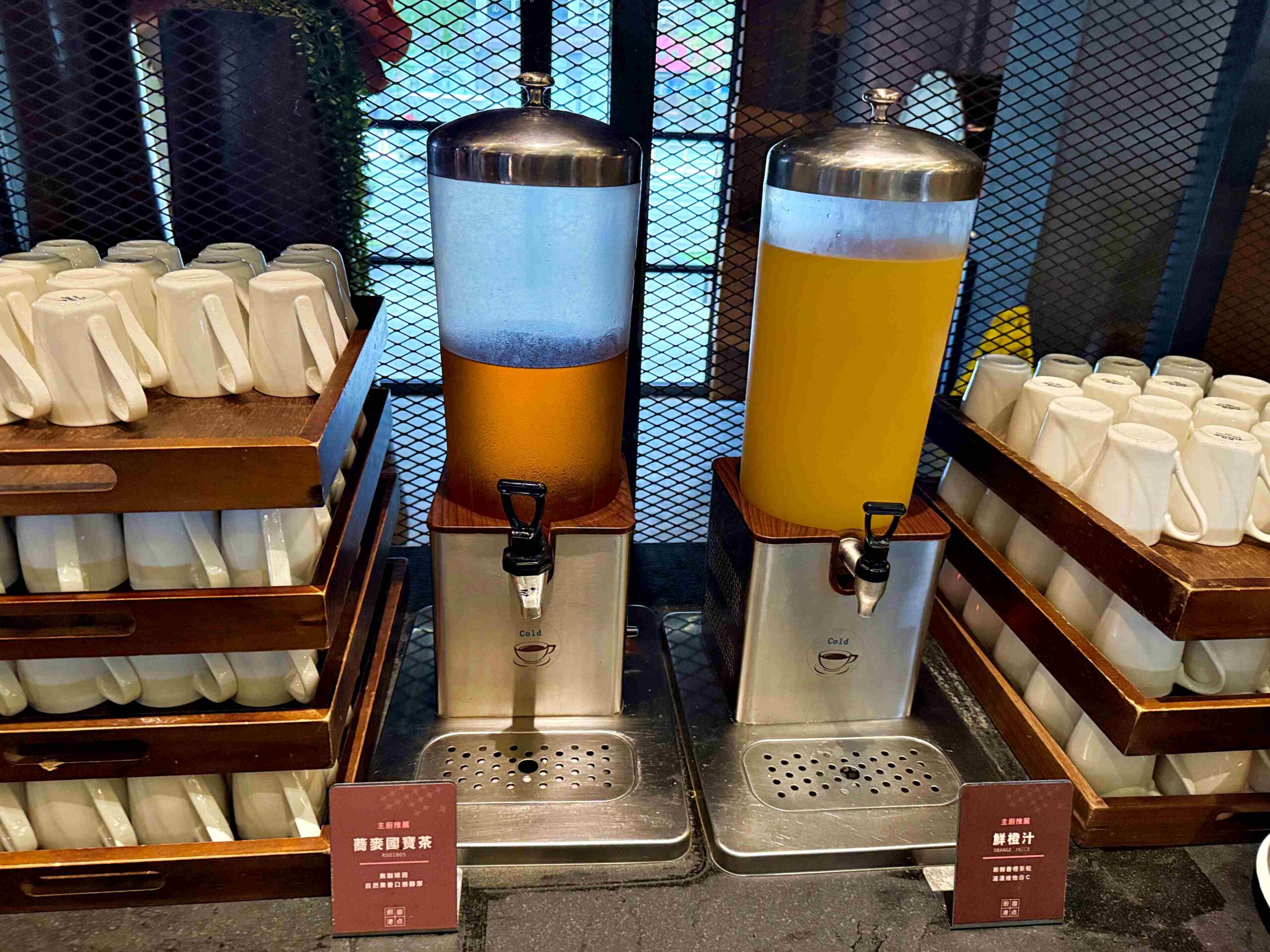 【桃園美食】村民食堂廚窗港點桃園店，便宜好吃高人氣港式飲茶吃到飽推薦 @趙先生吃飯