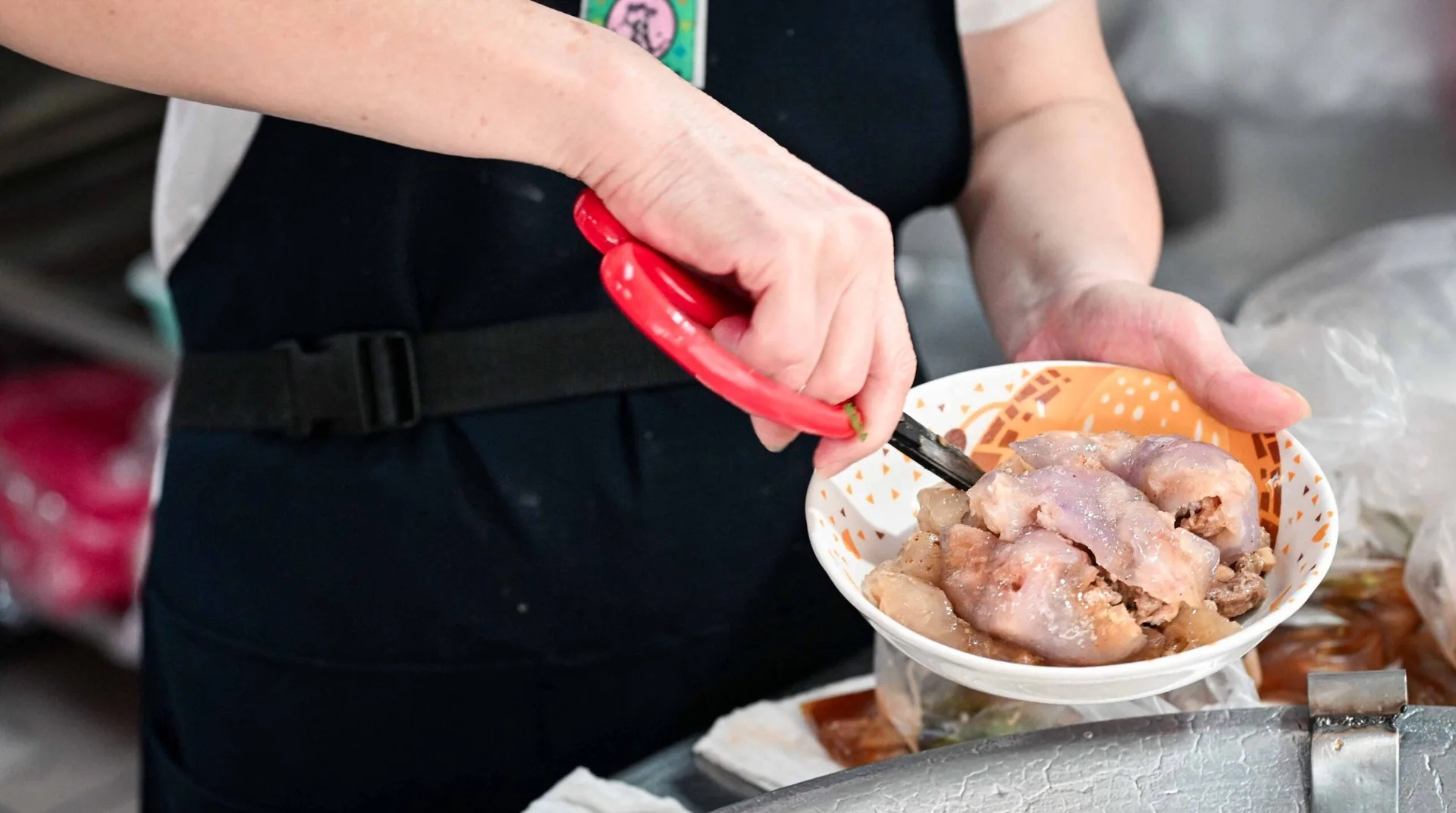 【永安市場美食】30年老店北斗肉圓，高評價，一份兩顆超飽足，清甜湯頭推薦(菜單) @趙先生吃飯