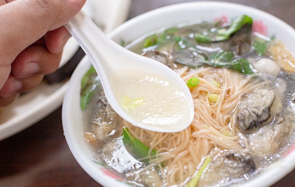 【龍山寺美食】營養號橋下蚵仔湯，現煮肥美蚵仔，湯頭清甜，內用還能加湯推薦(菜單) @趙先生吃飯