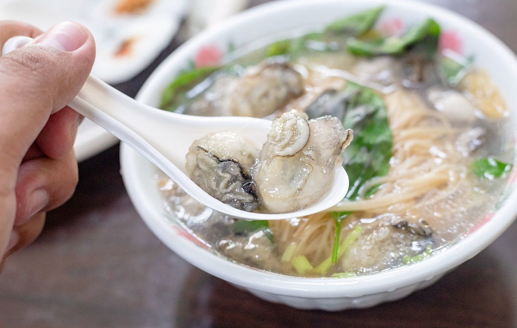 【龍山寺美食】營養號橋下蚵仔湯,現煮肥美蚵仔,湯頭清甜,內用還能加湯推薦(菜單) @趙先生吃飯 【龍山寺美食】營養號橋下蚵仔湯,現煮肥美蚵仔,湯頭清甜,內用還能加湯推薦(菜單) @趙先生吃飯