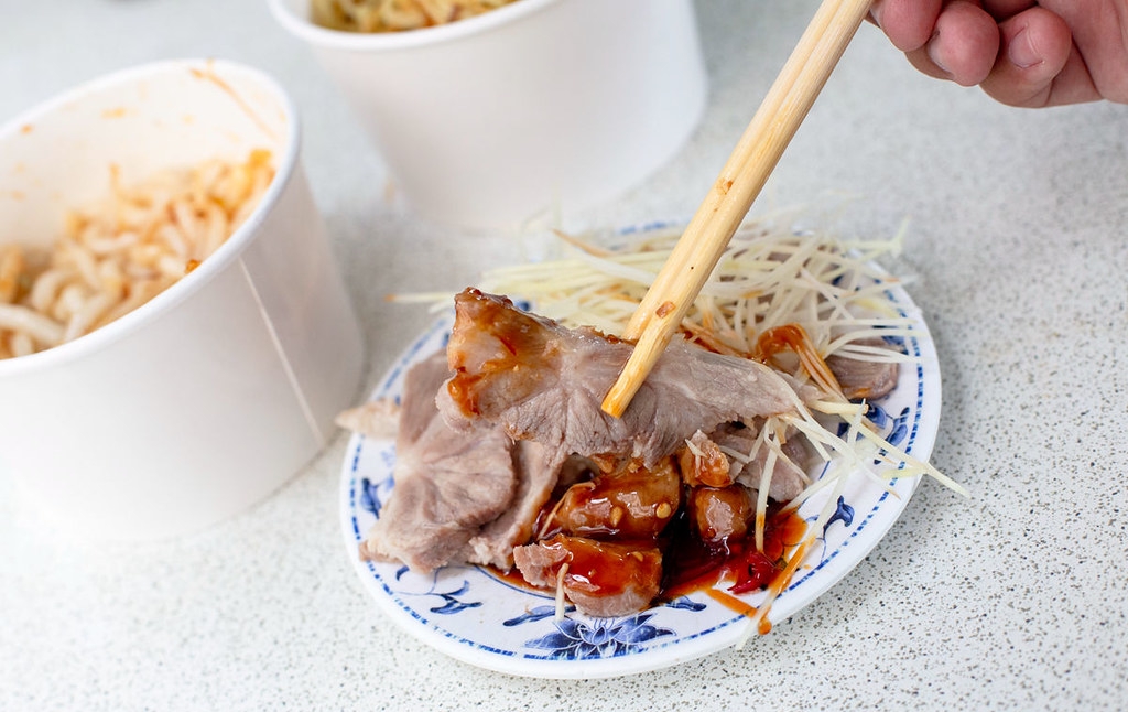 【三重美食】榕樹下米苔目，樹下賣了40年超強乾麵小吃店推薦(菜單) @趙先生吃飯