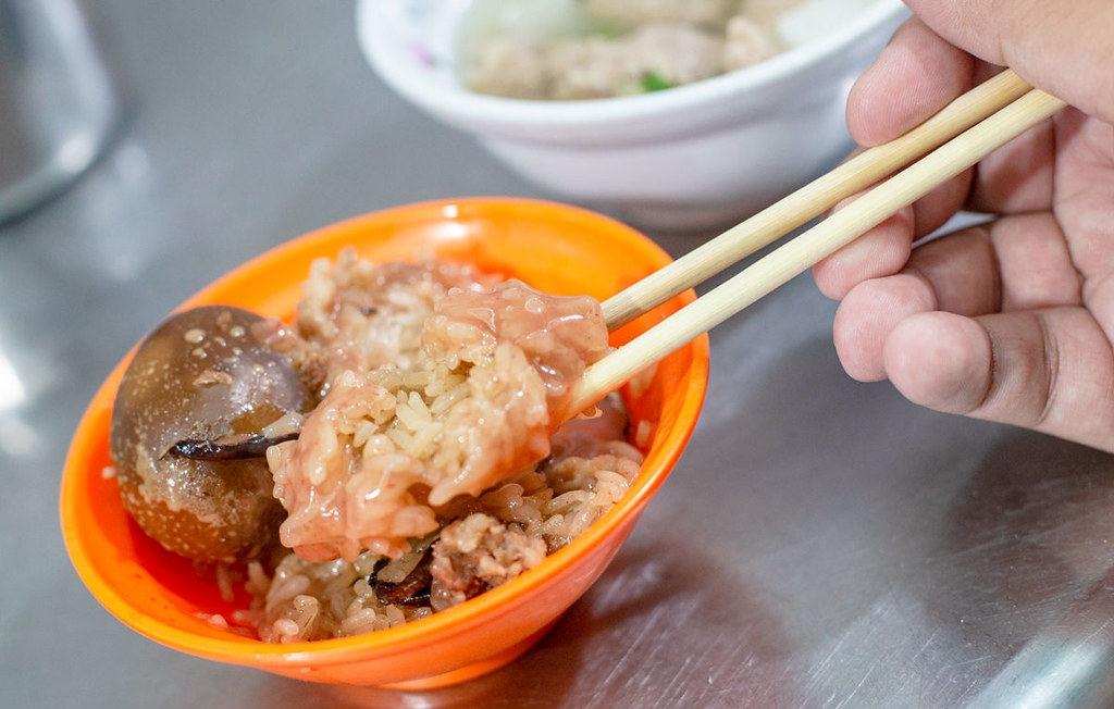【三重美食】太順油飯，在地人才知道的60年老滋味必點油飯赤肉湯推薦(菜單) @趙先生吃飯