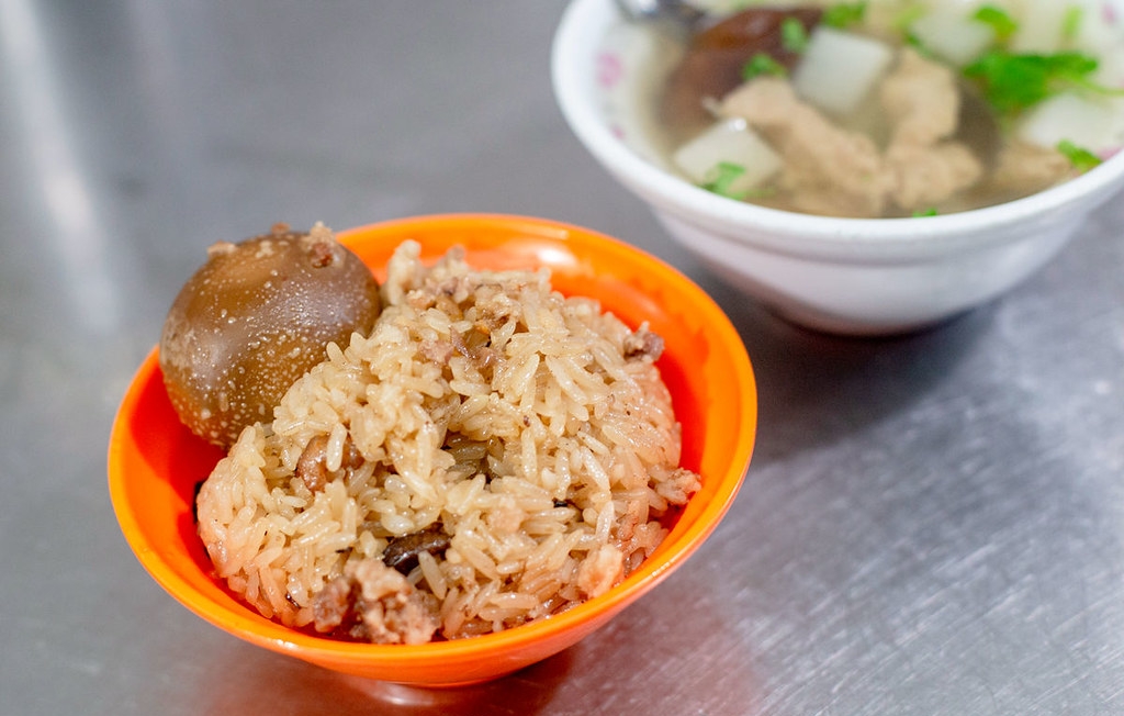 【三重美食】太順油飯，在地人才知道的60年老滋味必點油飯赤肉湯推薦(菜單) @趙先生吃飯