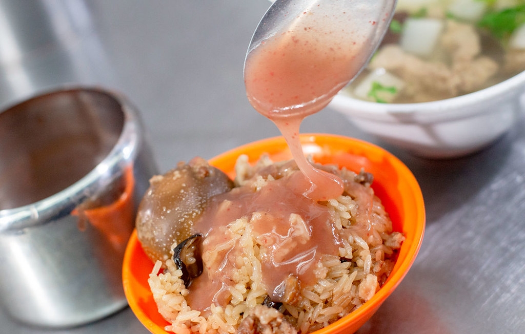 【三重美食】太順油飯，在地人才知道的60年老滋味必點油飯赤肉湯推薦(菜單) @趙先生吃飯