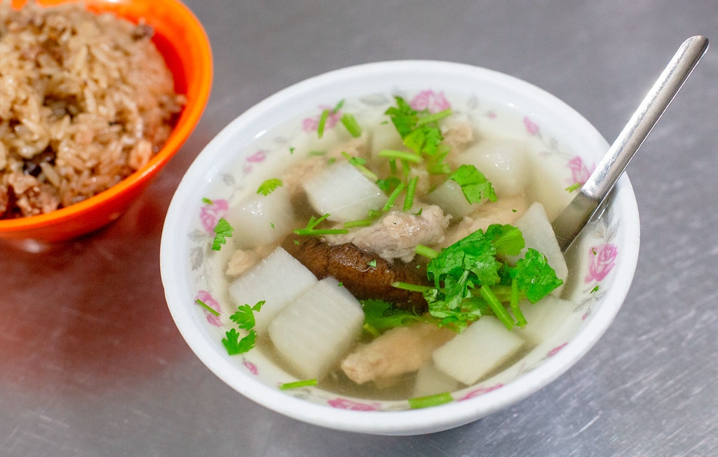 【三重美食】太順油飯，在地人才知道的60年老滋味必點油飯赤肉湯推薦(菜單) @趙先生吃飯