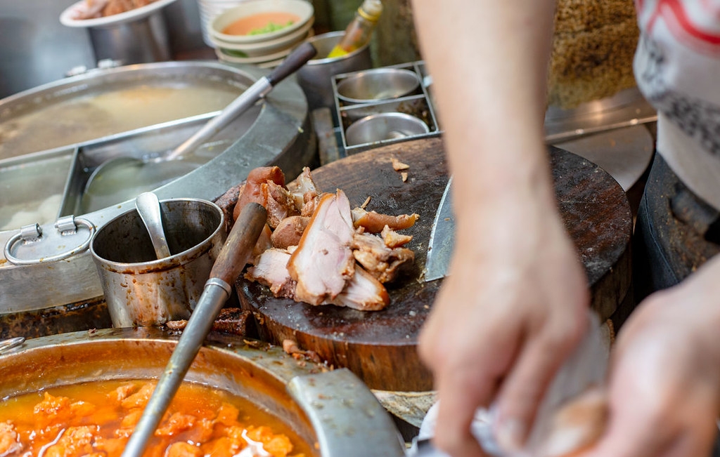 【基隆美食】基隆廟口22號蝦仁羹 豬腳，超強滷肉飯配豬腳加蝦仁羹極棒(菜單) @趙先生吃飯