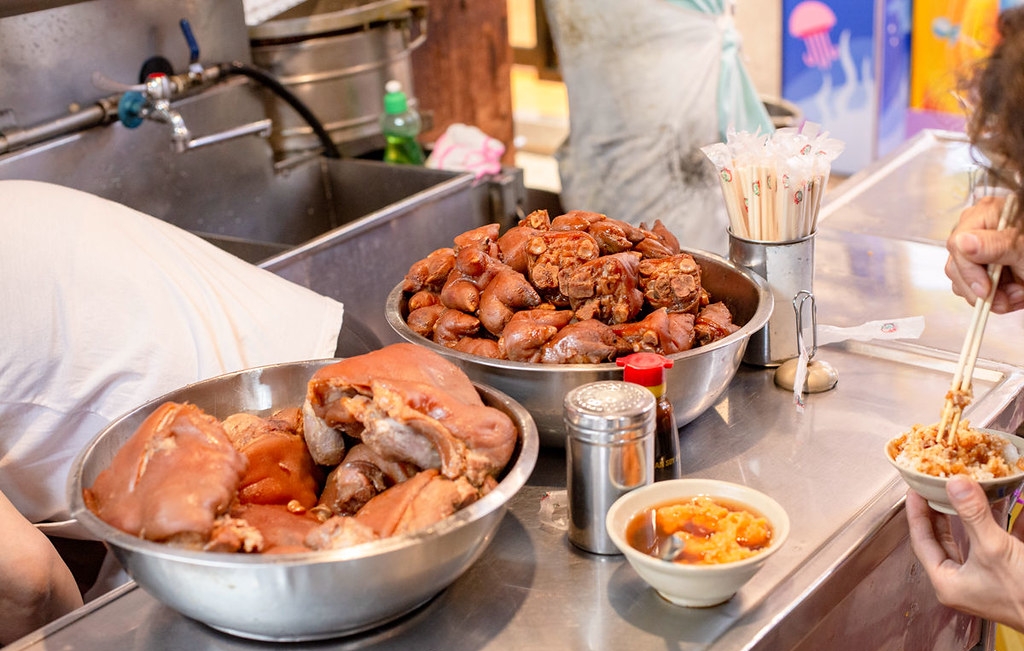 【基隆美食】基隆廟口22號蝦仁羹 豬腳，超強滷肉飯配豬腳加蝦仁羹極棒(菜單) @趙先生吃飯