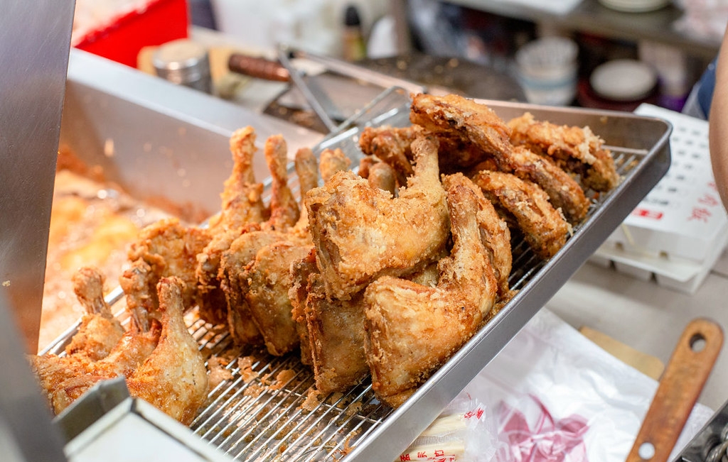 【天母美食】圓環魯肉飯，還沒開店就排隊！近千則評論的在地知名便當推薦(菜單) @趙先生吃飯