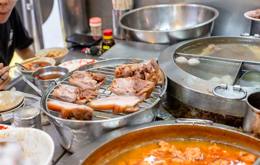 【基隆美食】基隆廟口22號蝦仁羹 豬腳，超強滷肉飯配豬腳加蝦仁羹極棒(菜單) @趙先生吃飯