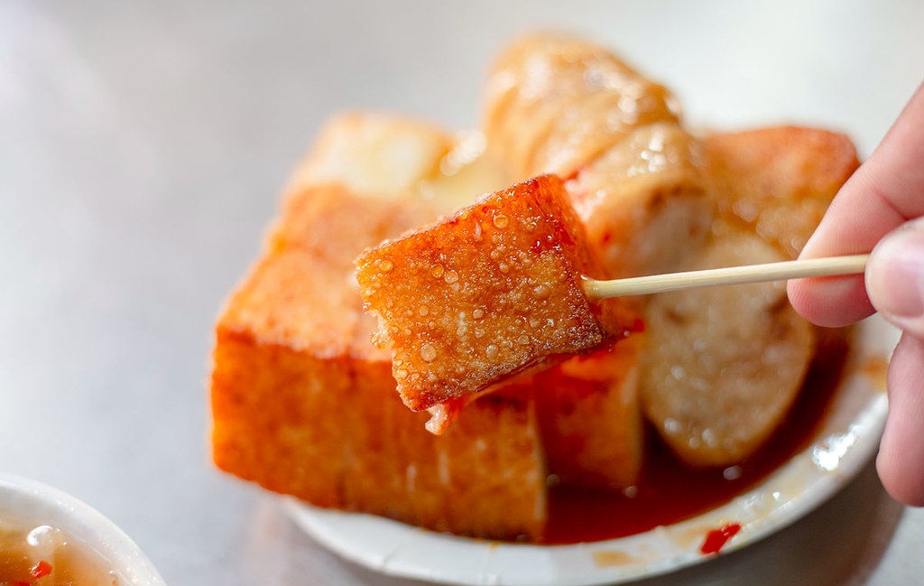 【板橋美食】蘿蔔糕糯米腸，古早味炸物外酥內Q，在地人從小吃到大 (菜單) @趙先生吃飯