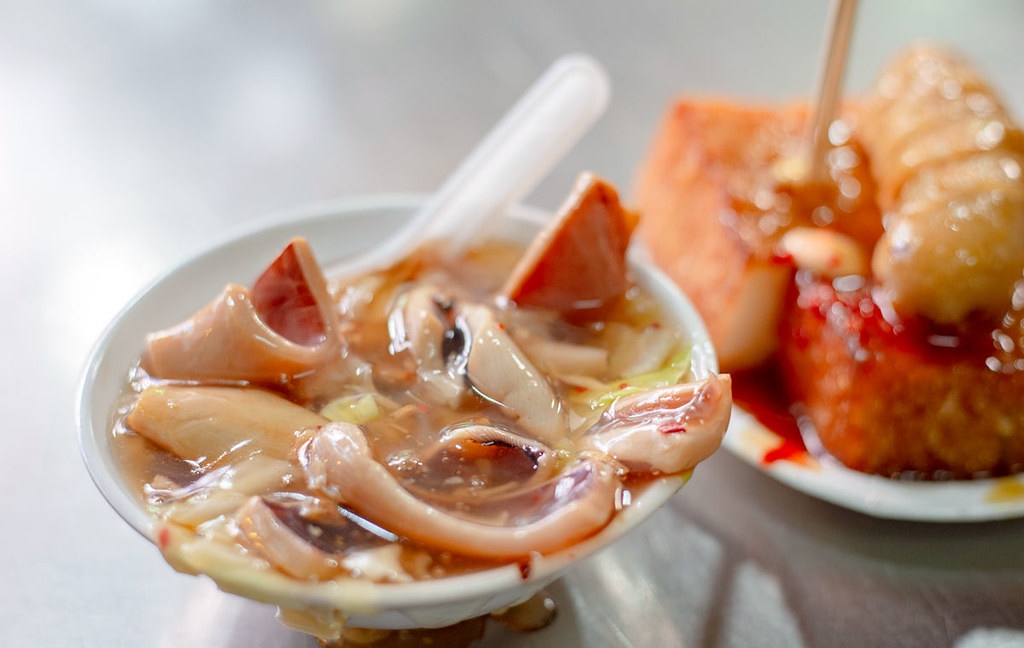 【板橋美食】高記生炒魷魚，府中站50年銅板小吃代表，現炒酸甜湯頭料超多推薦(菜單) @趙先生吃飯