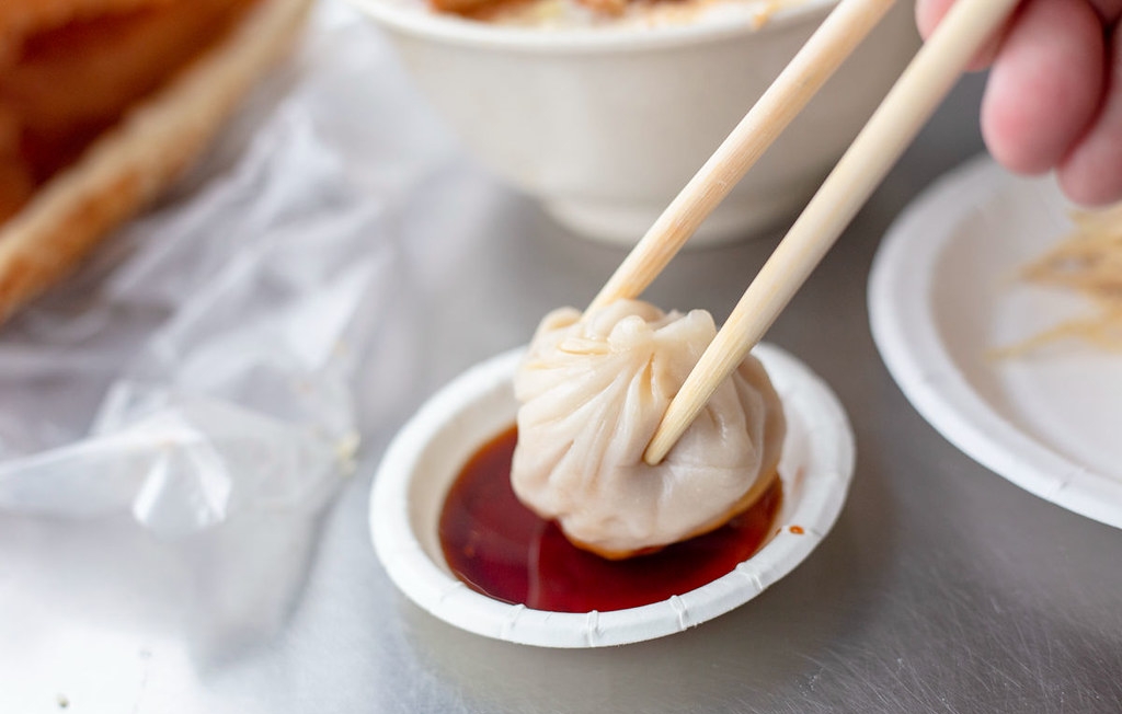 【大安美食】大安永和豆漿大王，現桿麵皮酥脆口感超厚實，推薦燒餅夾蛋、小籠包(菜單) @趙先生吃飯