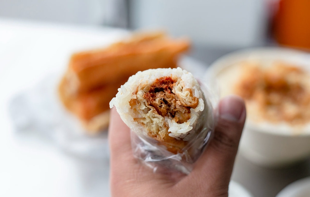 【大安美食】大安永和豆漿大王，現桿麵皮酥脆口感超厚實，推薦燒餅夾蛋、小籠包(菜單) @趙先生吃飯