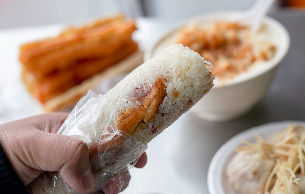 【大安美食】大安永和豆漿大王，現桿麵皮酥脆口感超厚實，推薦燒餅夾蛋、小籠包(菜單) @趙先生吃飯