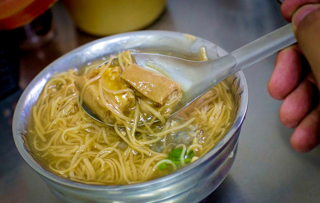 【泰山美食】全興蚵仔大腸麵線，料多實在藏碗底，評論近3000則，新北四大麵線推薦(菜單) @趙先生吃飯