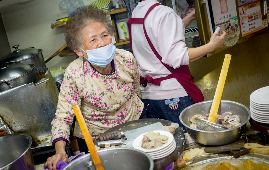 【東門美食】羅媽媽米粉湯，70年老店獲500碗肯定，米粉湯、大腸頭推薦(菜單) @趙先生吃飯
