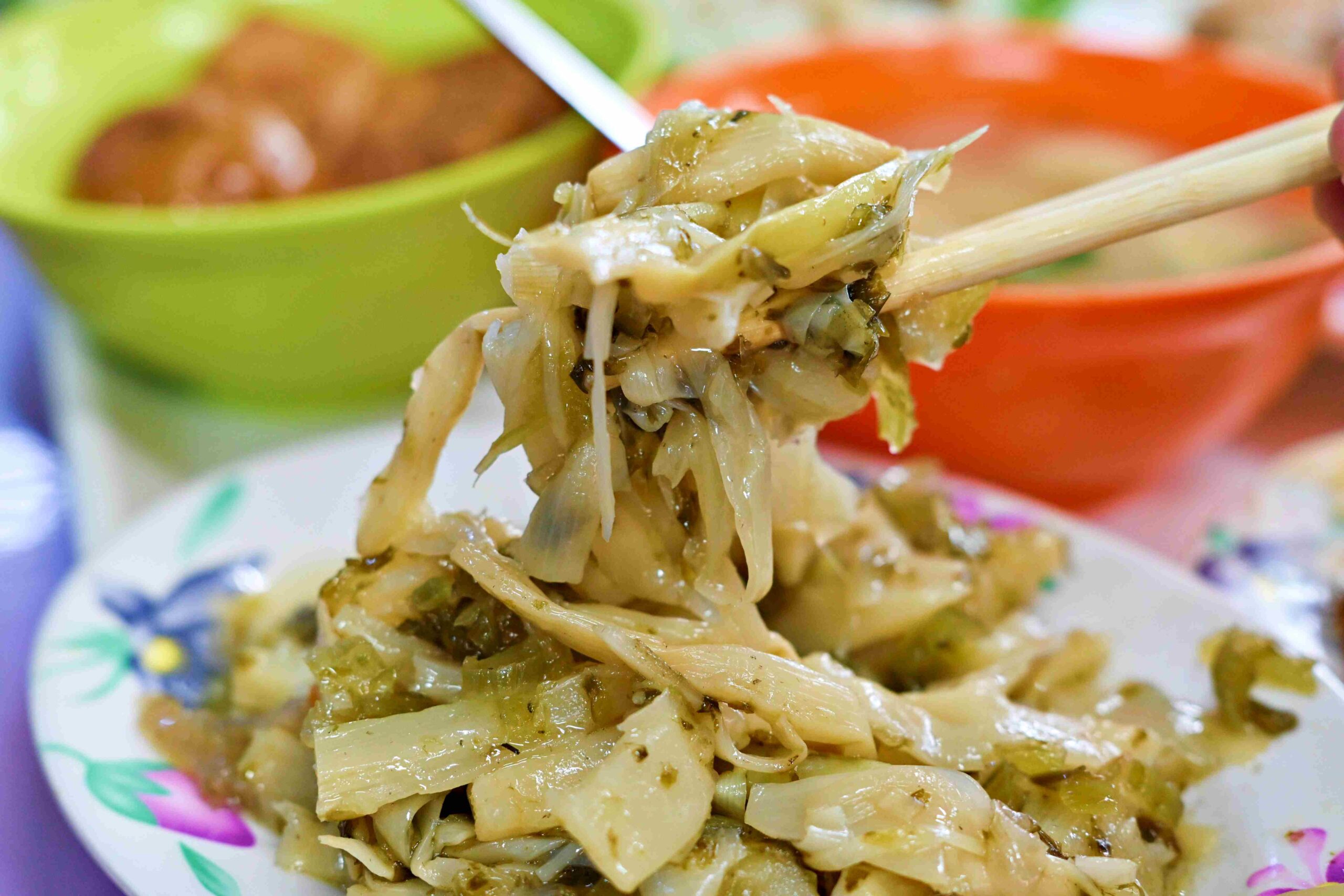 【三重美食】五燈獎豬腳飯，韓國名廚白種元跟輝達黃仁勳也愛，甜鹹交織滷肉飯 (菜單) @趙先生吃飯