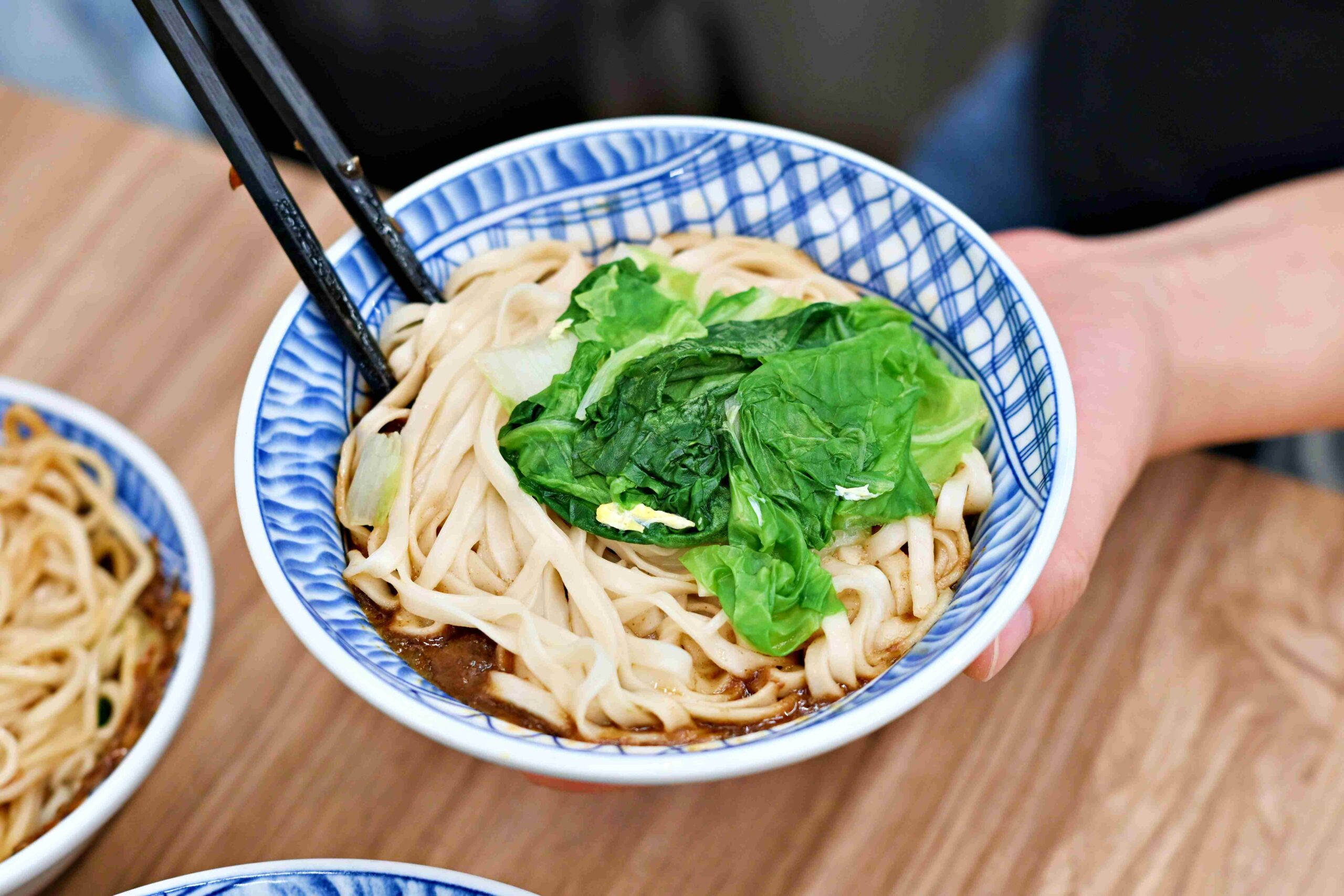 【中永和美食】東引快刀手中和店，乾麵、牛肉麵、控肉飯跟滷味超強推薦(菜單) @趙先生吃飯